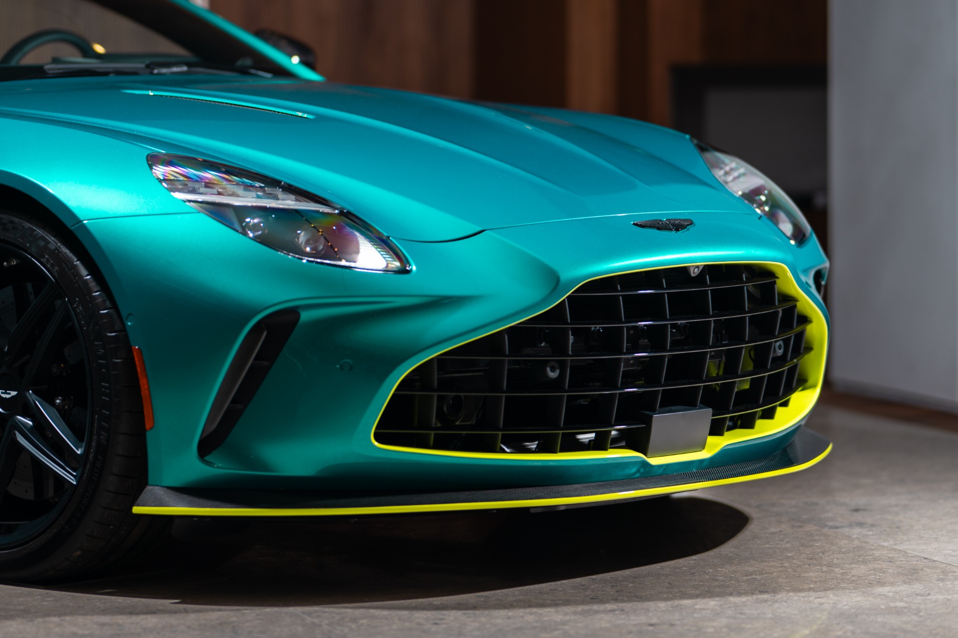 2024 Aston Martin Vantage, 3/19