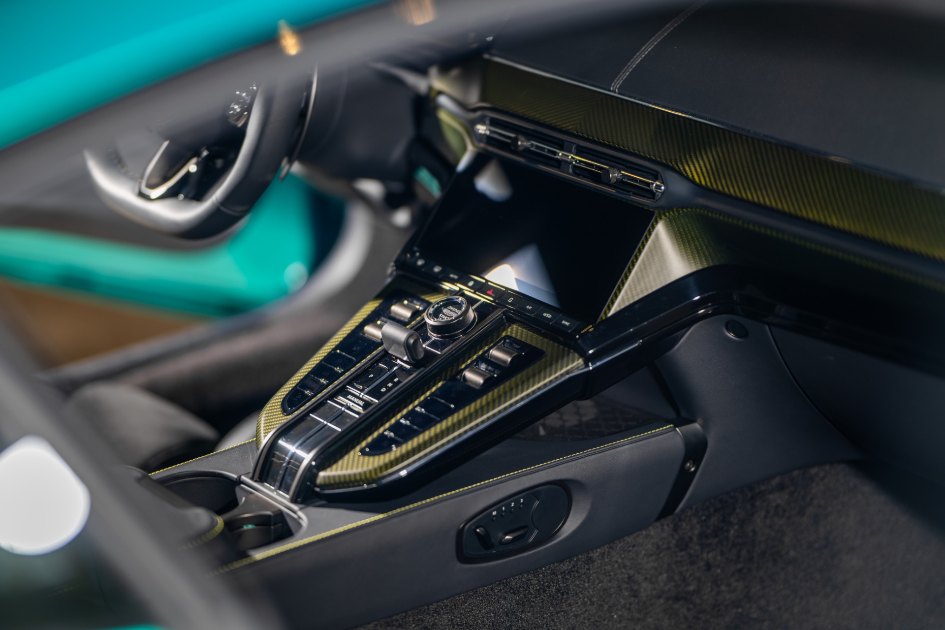 2024 Aston Martin Vantage, 11/19