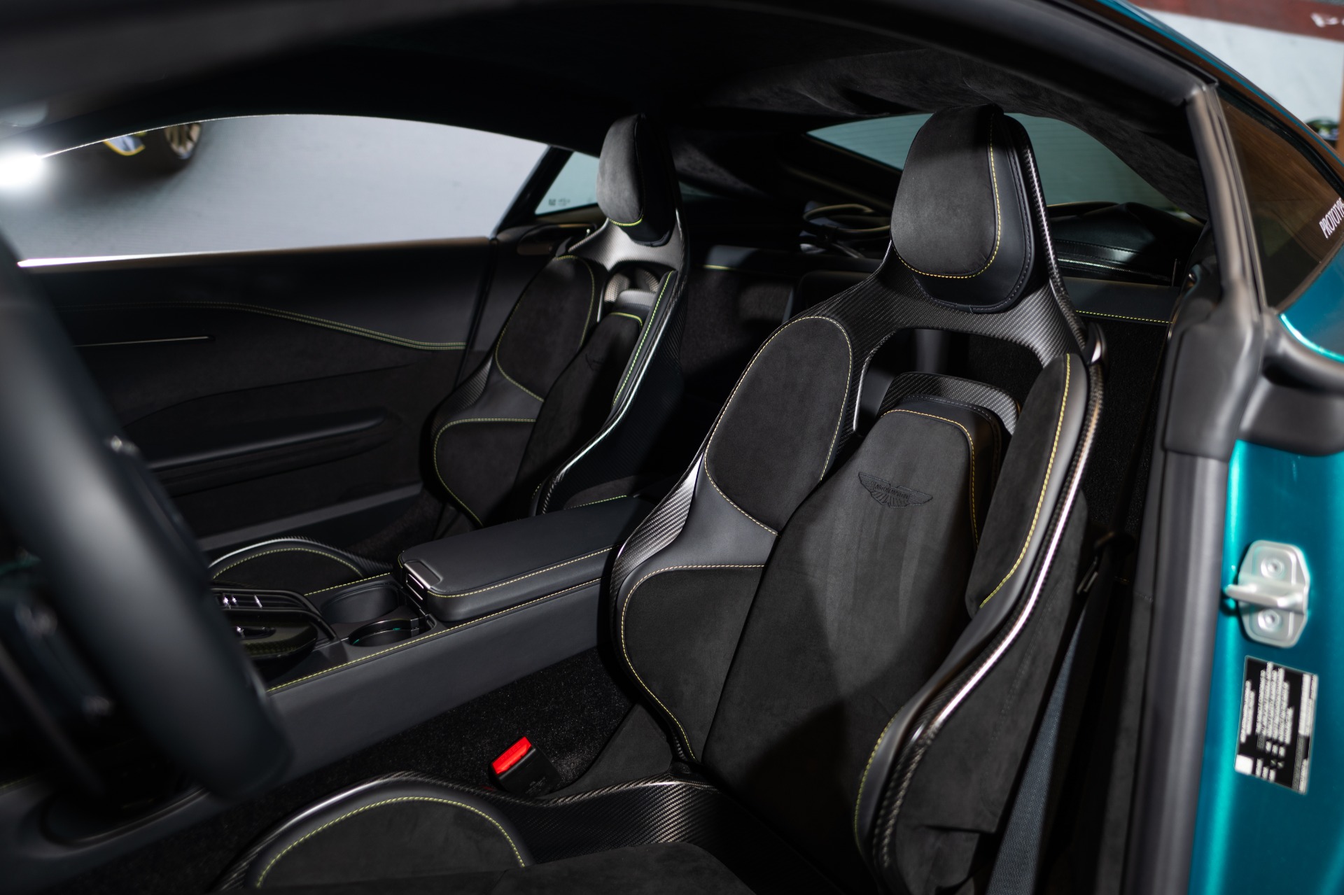 2024 Aston Martin Vantage, 13/19