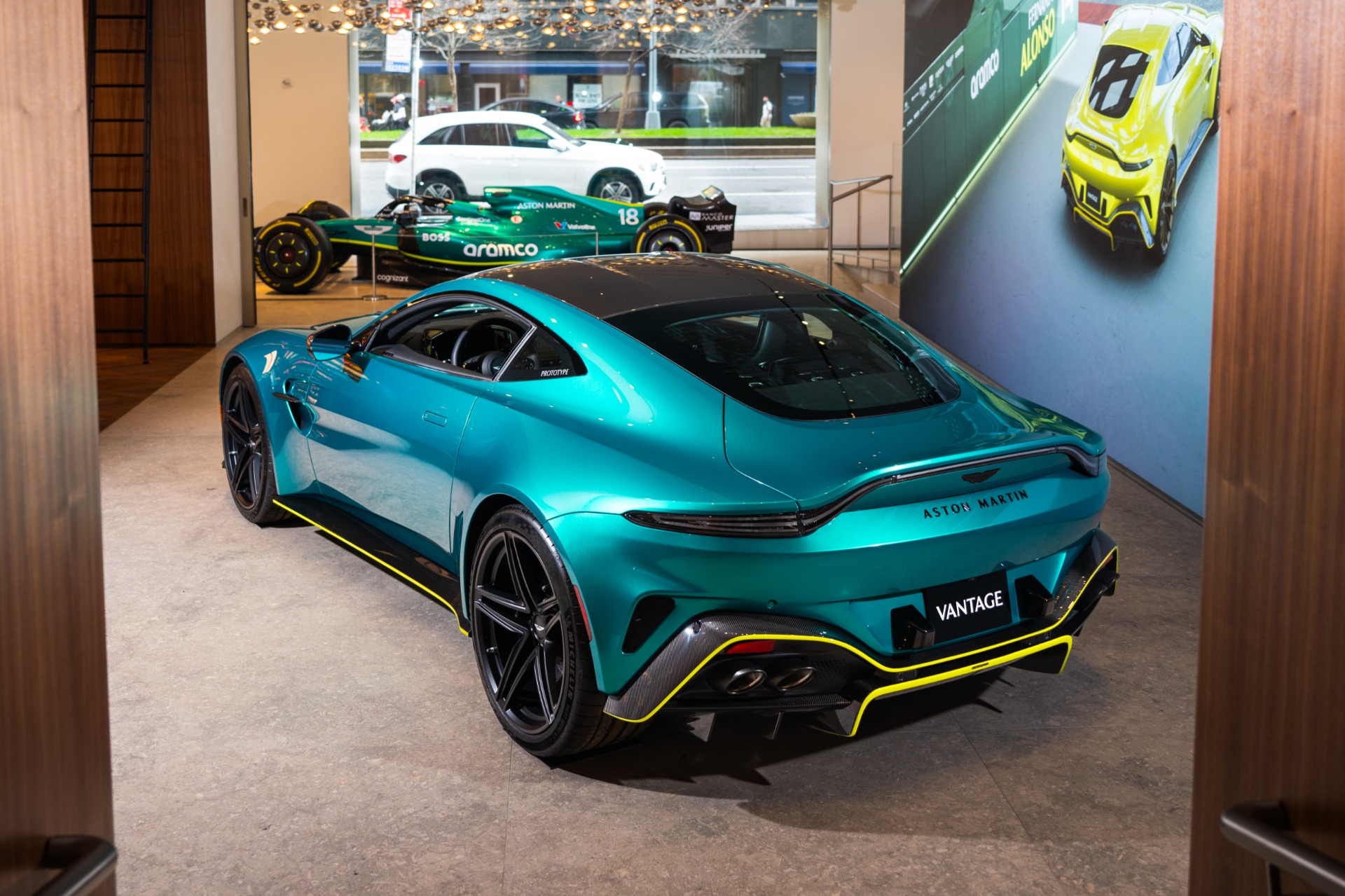 2024 Aston Martin Vantage, 15/19