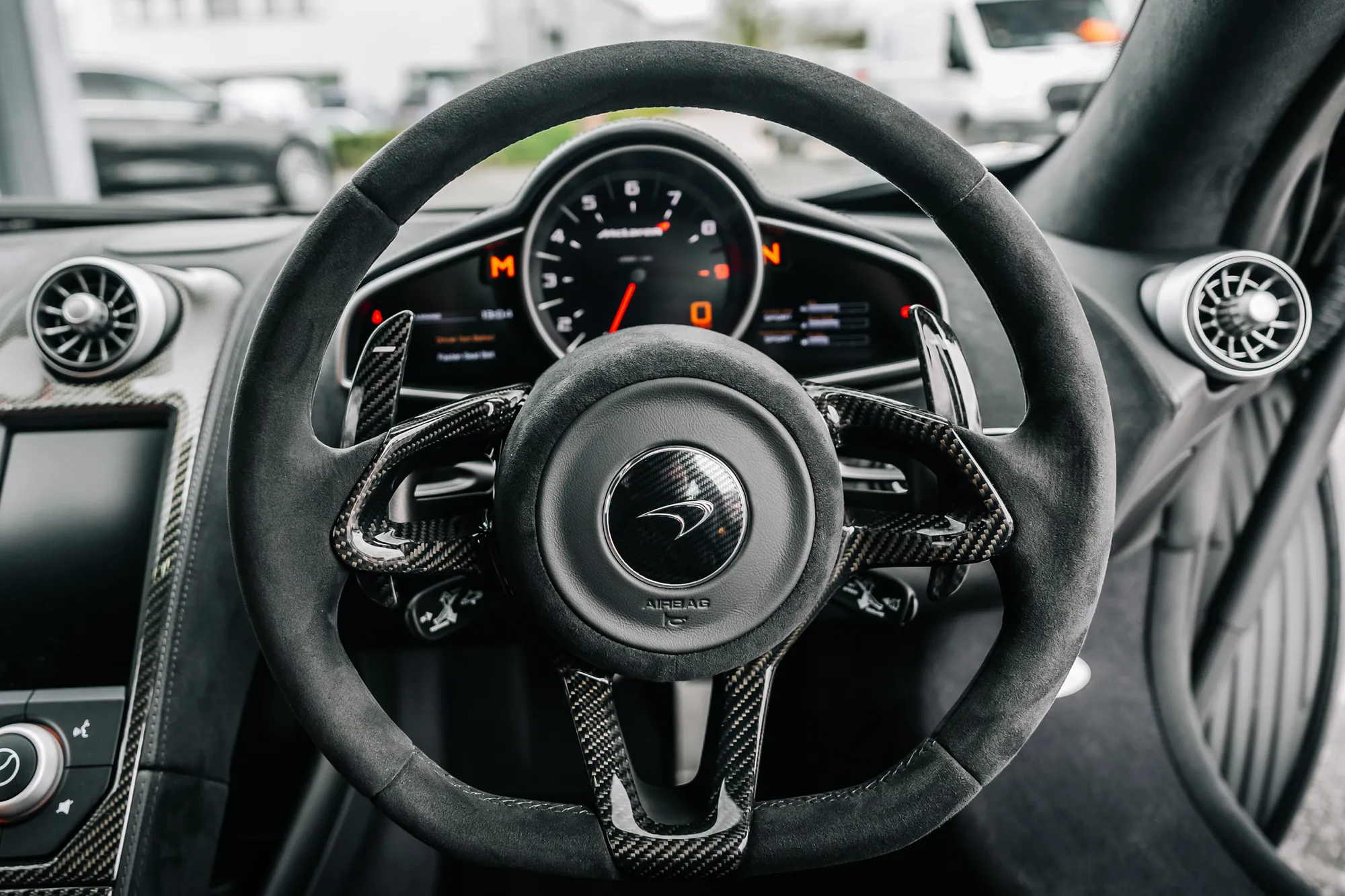 2015 McLaren 650s Le Mans Edition, 19/20