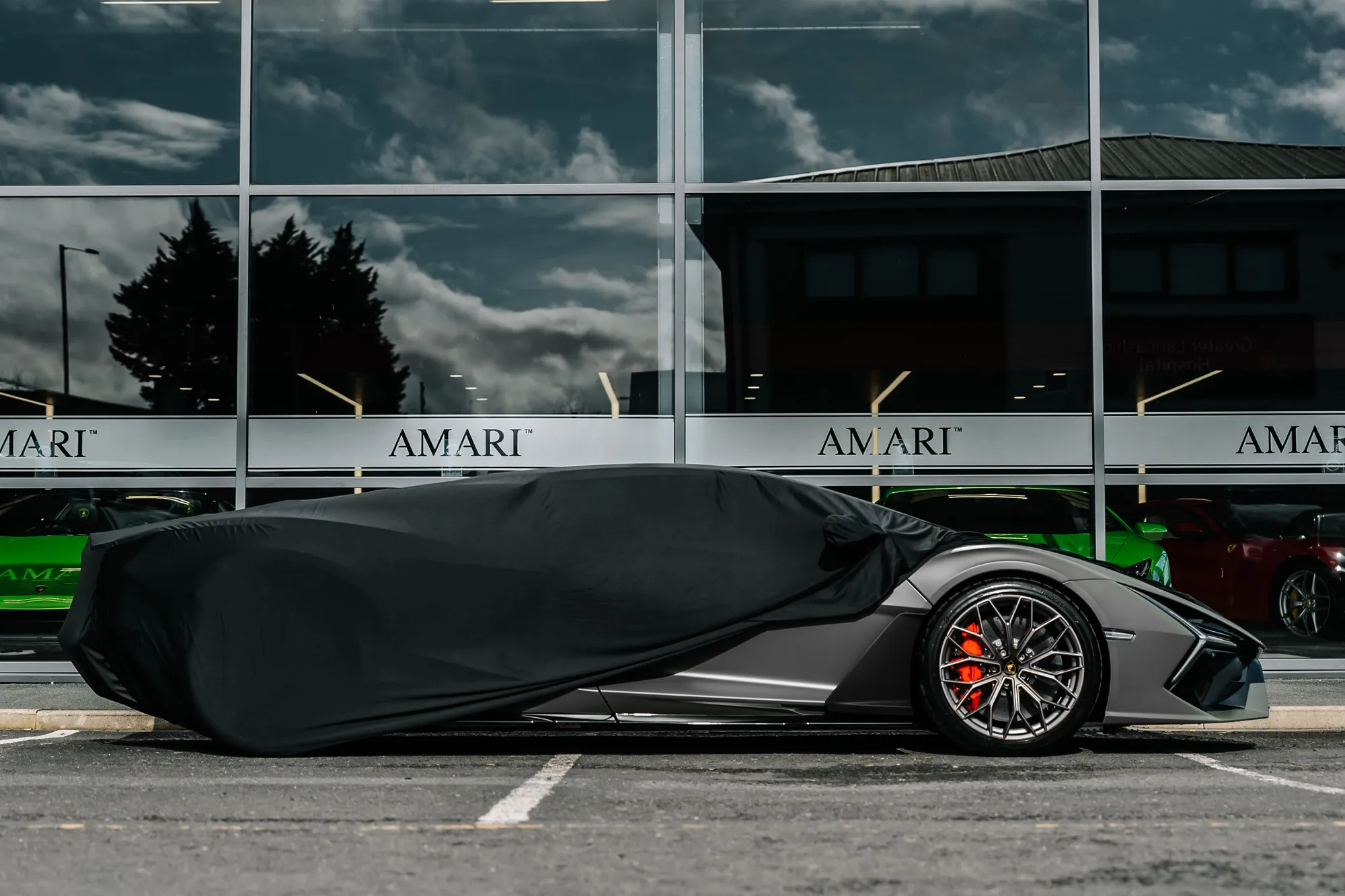 2024 Lamborghini Revuelto, 2/3