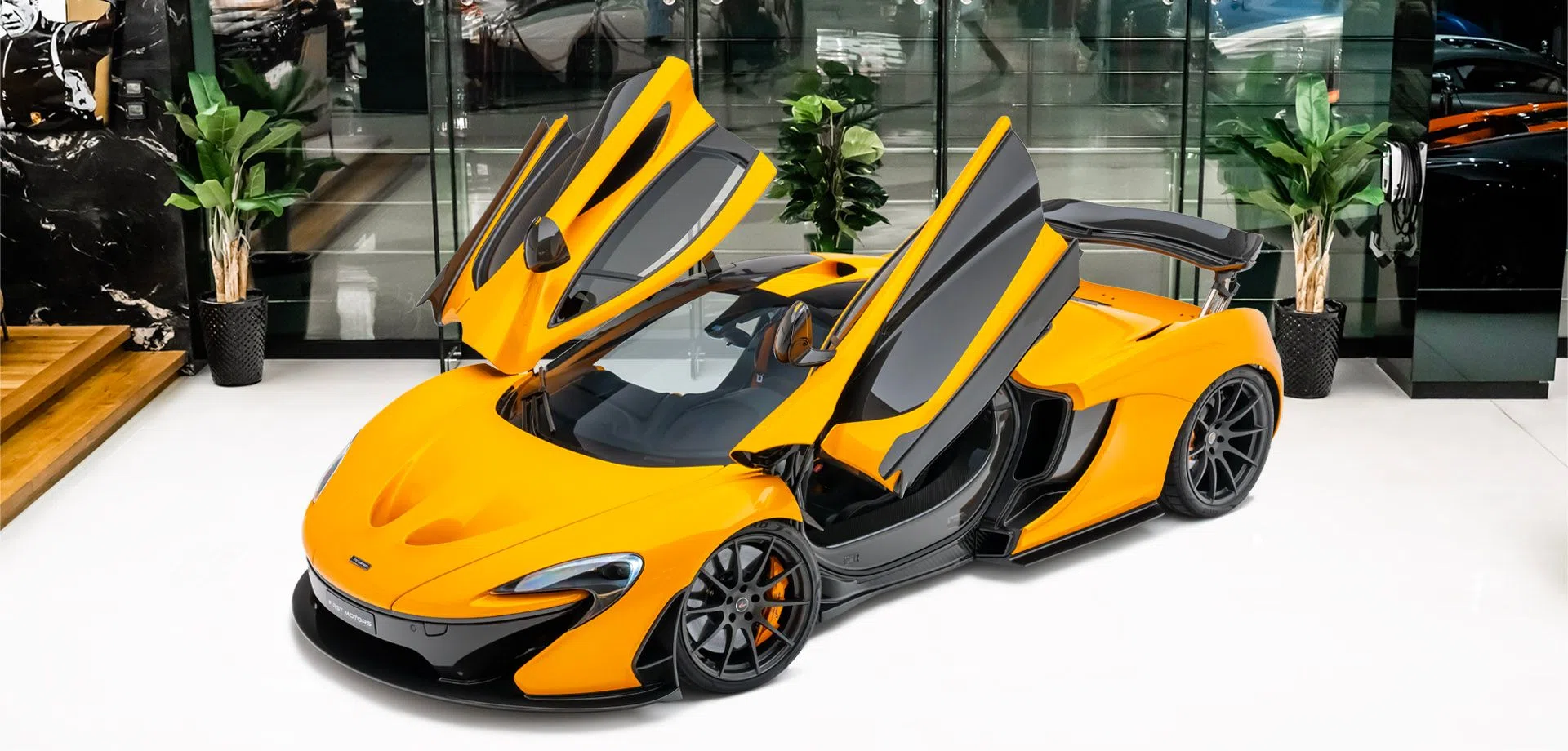 2015 McLaren P1