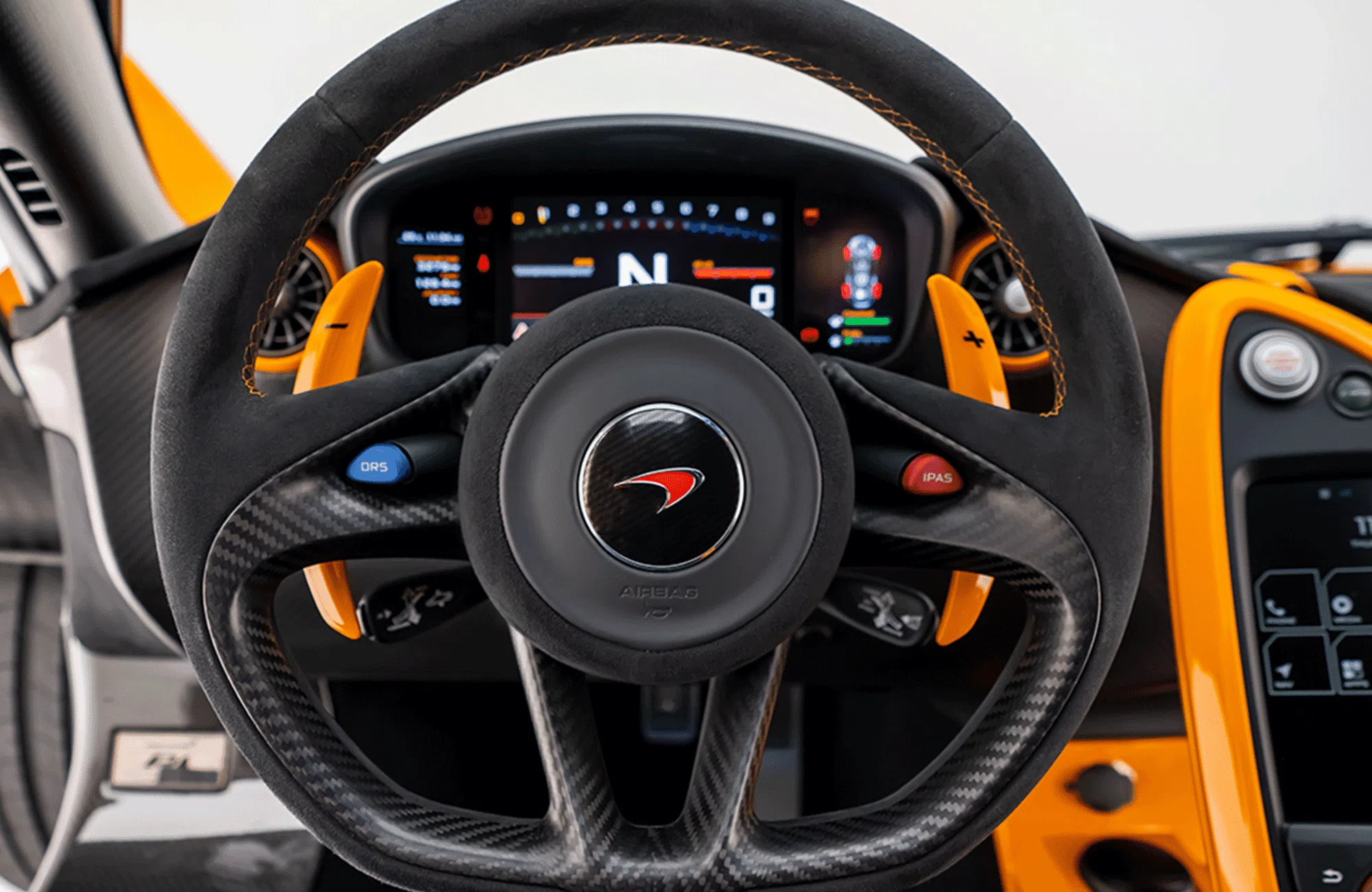 2015 McLaren P1 interior, steering wheel