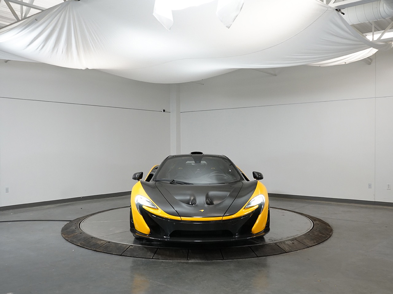 2013 McLaren P1, 17/21