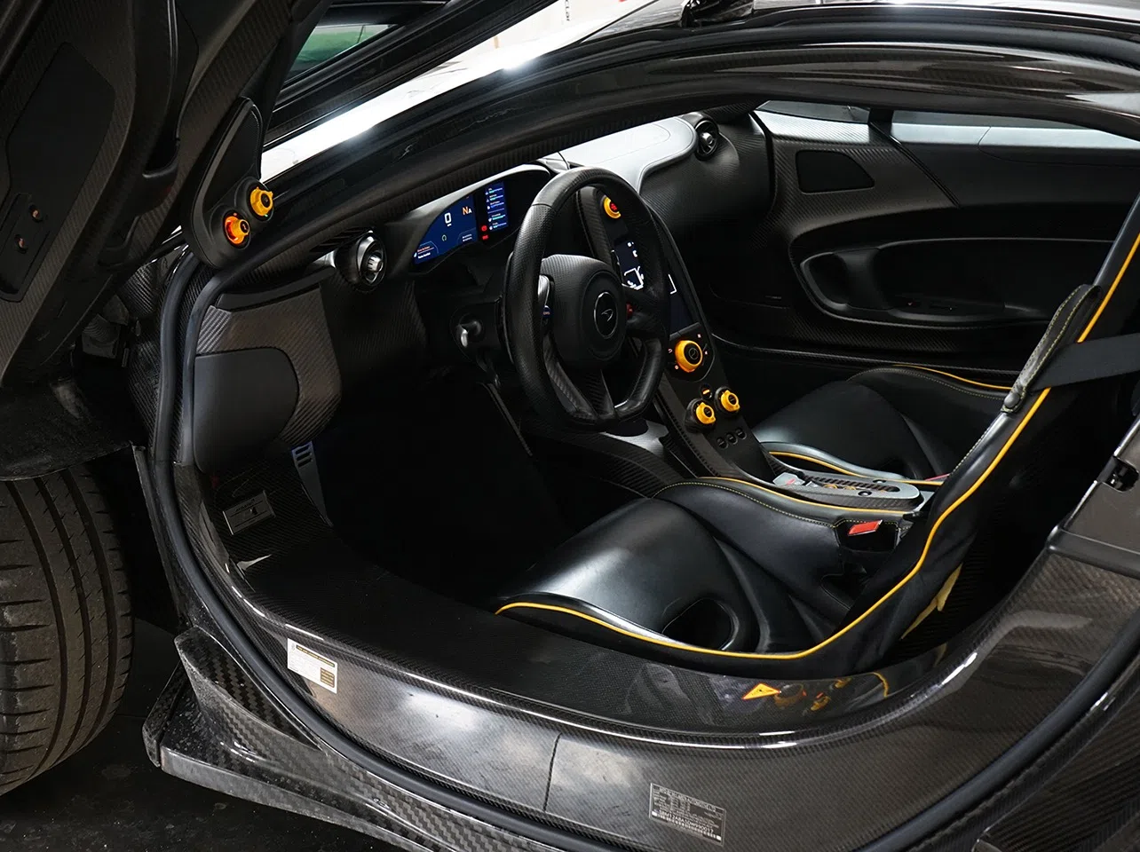 2013 McLaren P1 interior, Black with Yellow inserts