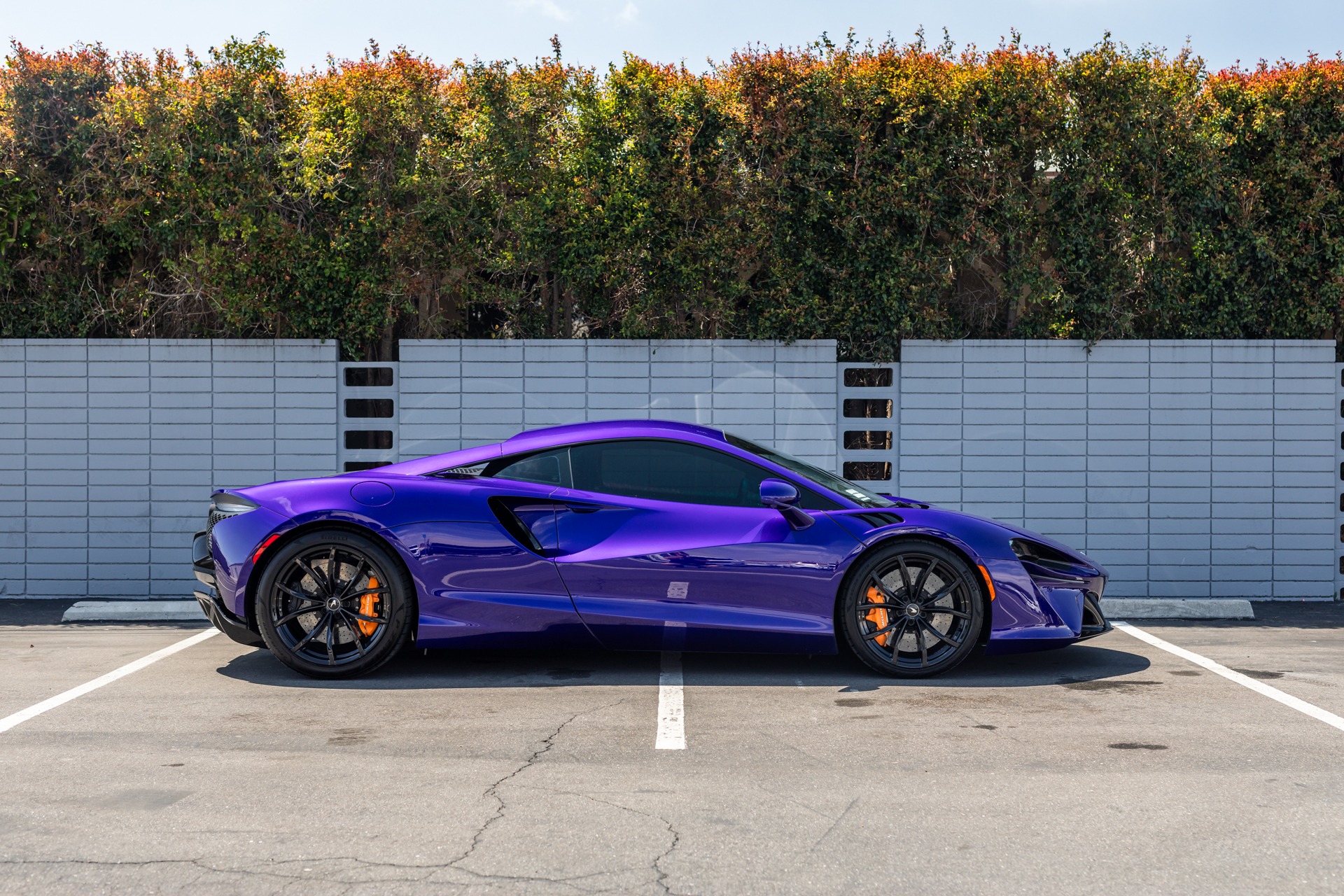2023 McLaren Artura, 8/19