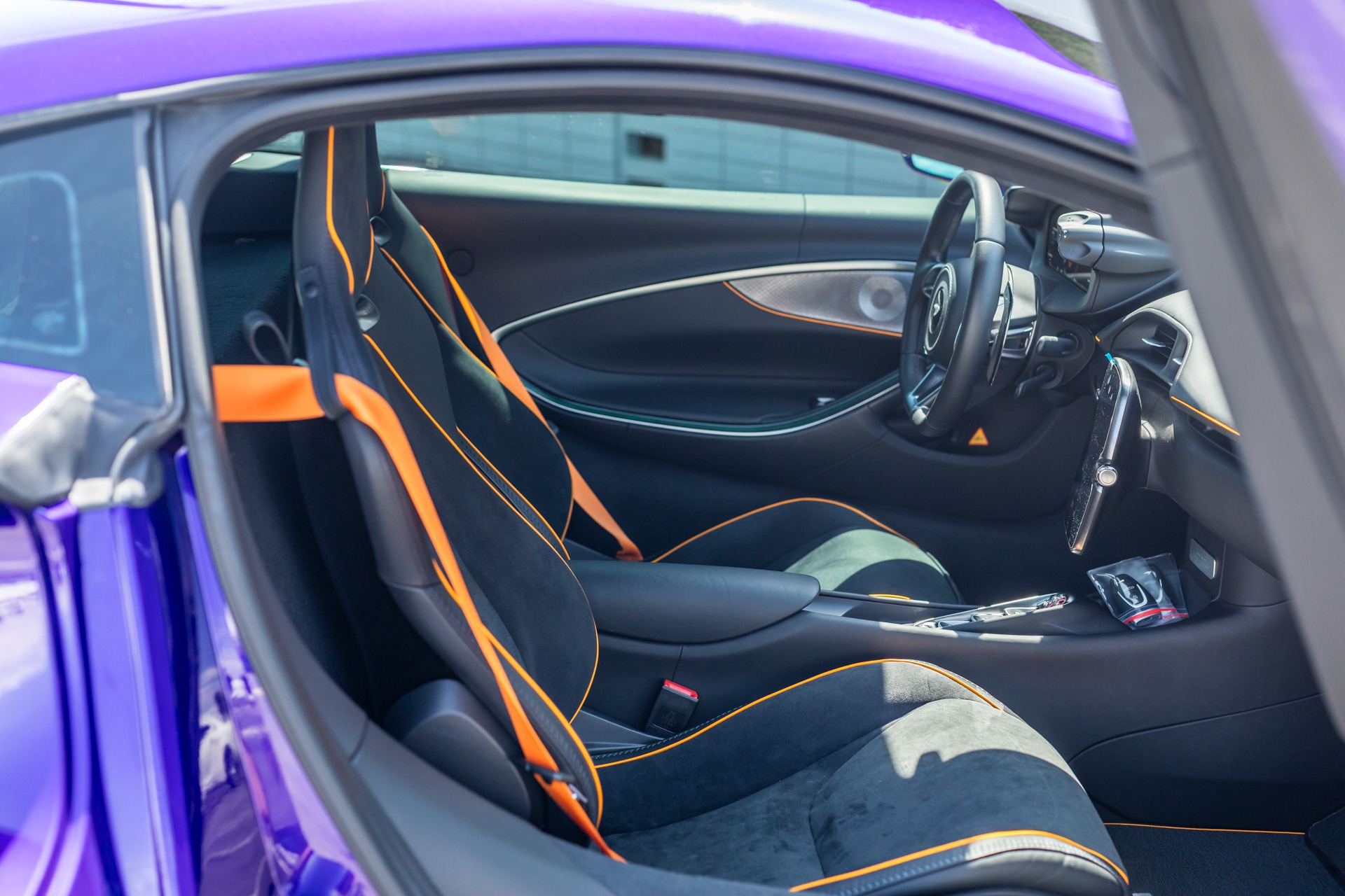 2023 McLaren Artura, 16/19
