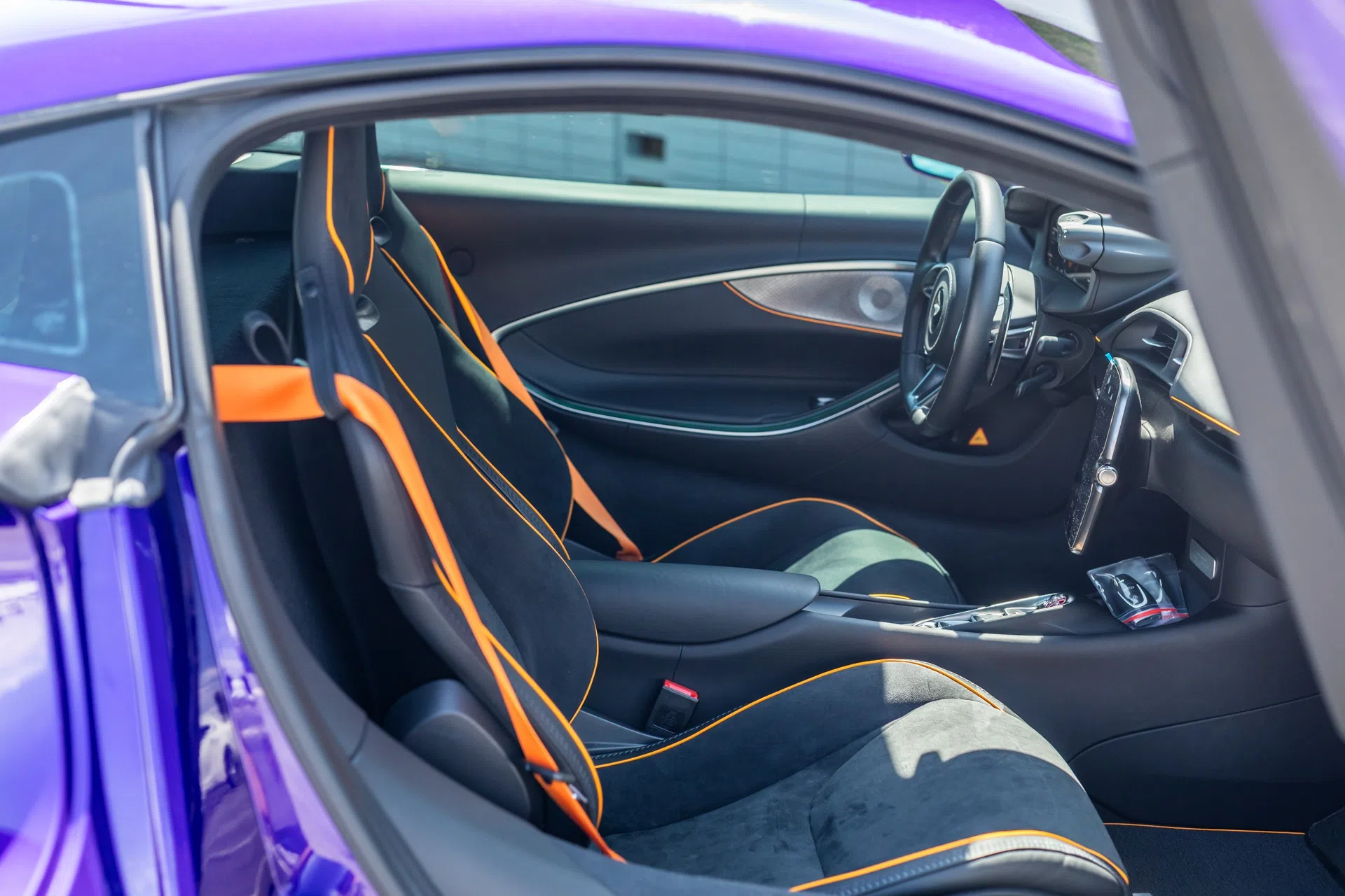 2023 McLaren Artura interior, seats