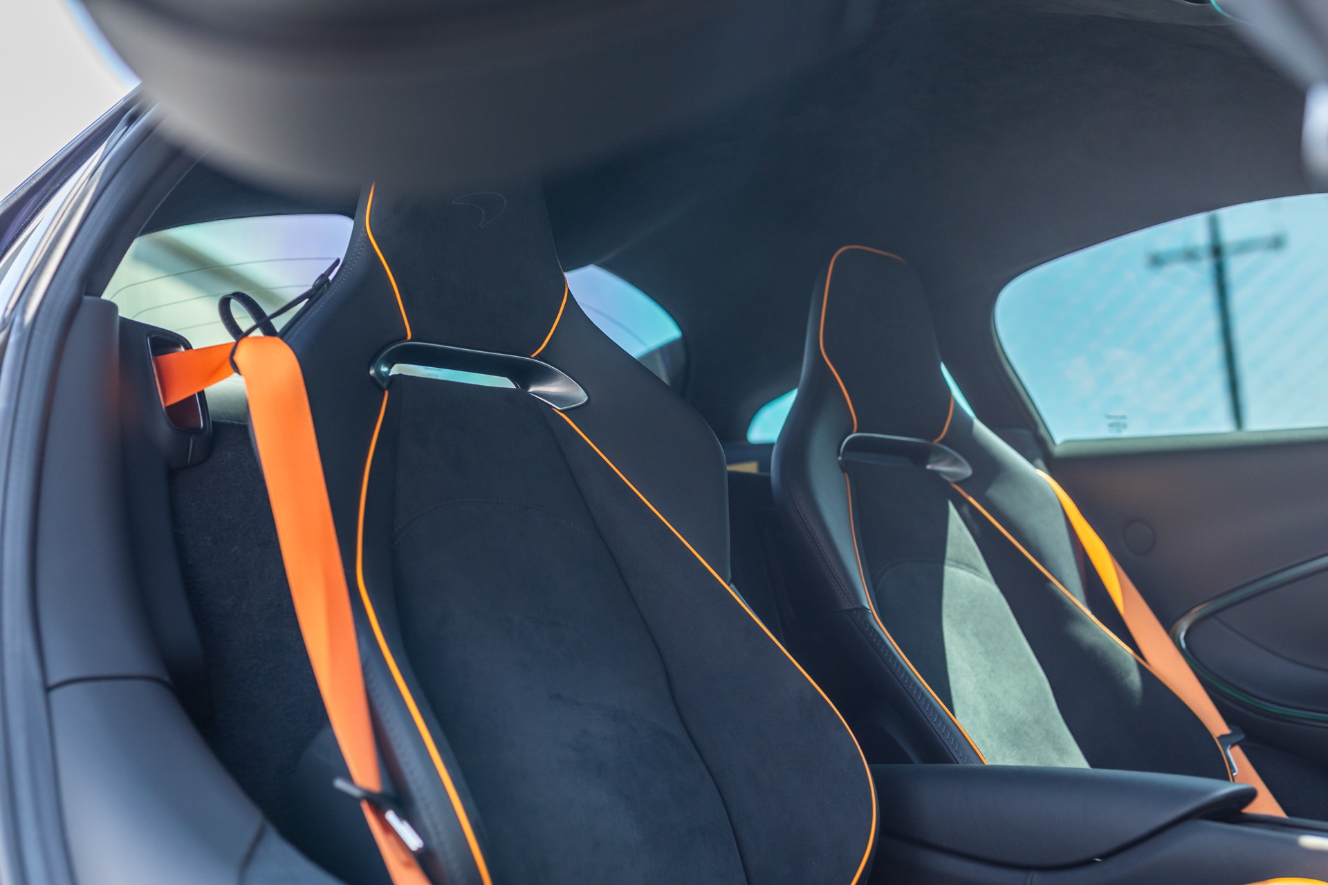 2023 McLaren Artura, 17/19