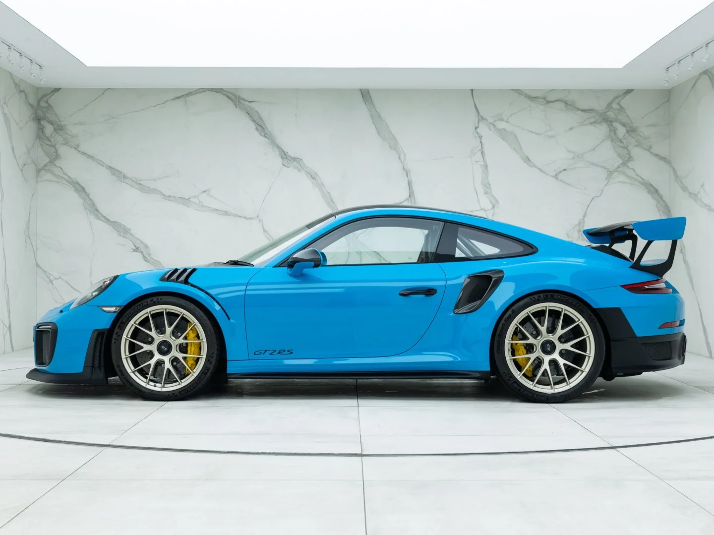 2018 Porsche 911 GT2 RS Weissach, 2/20