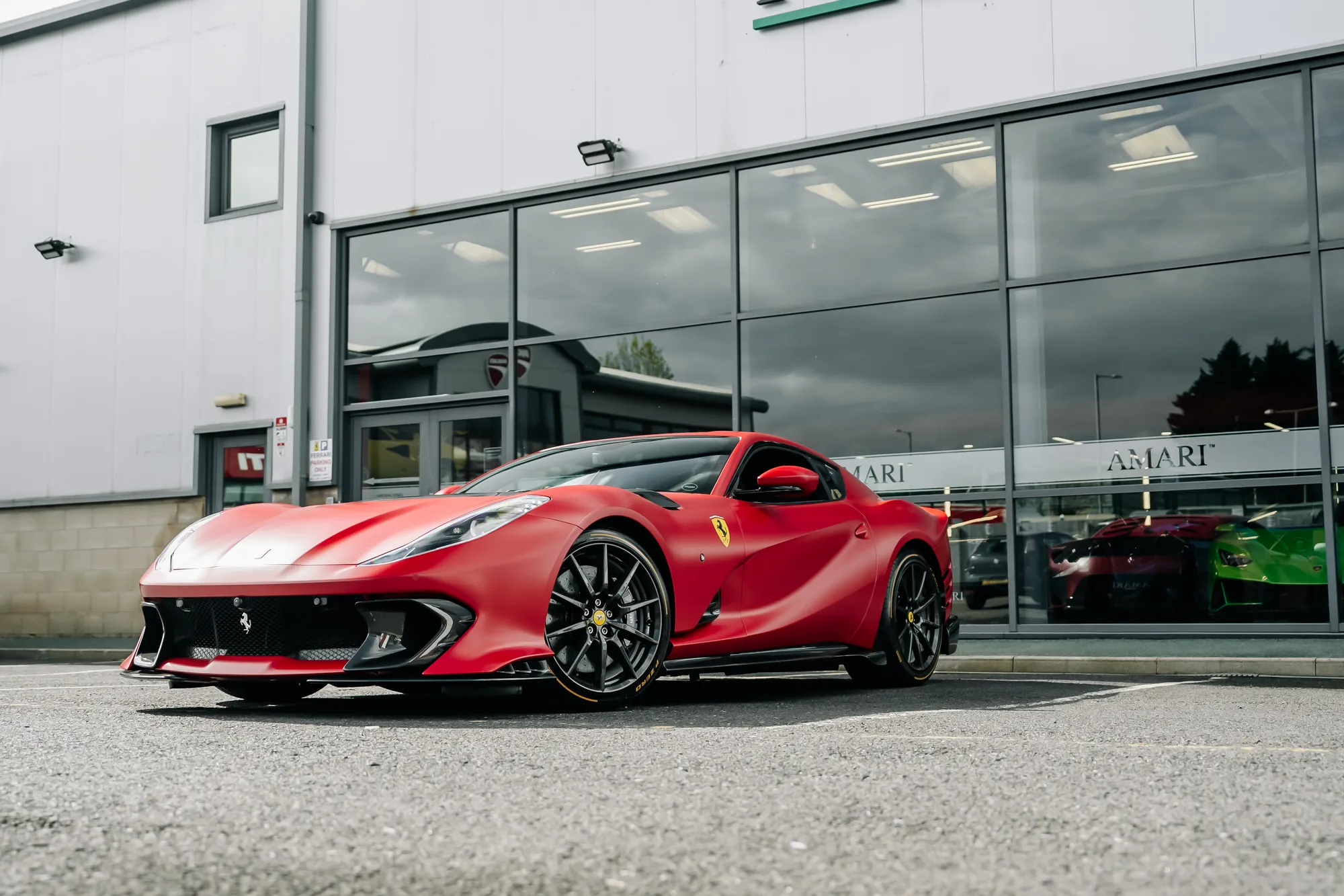 2023 Ferrari 812 Competizione, 16/20