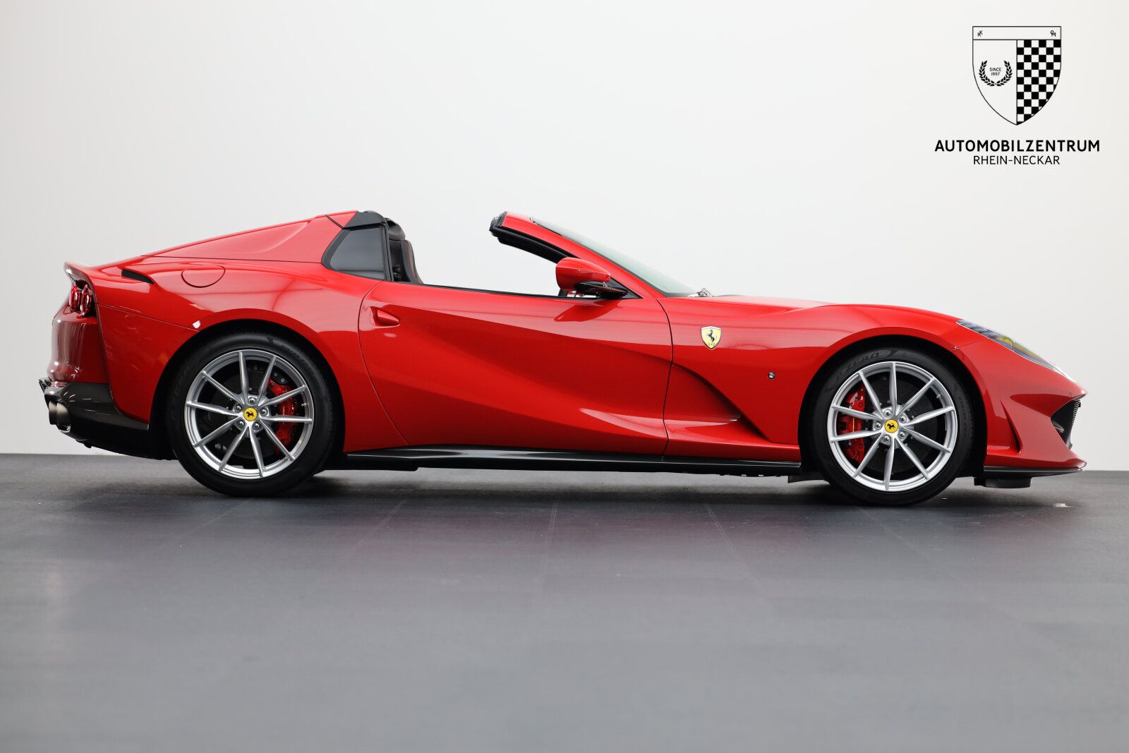 2022 Ferrari 812 GTS, 10/14