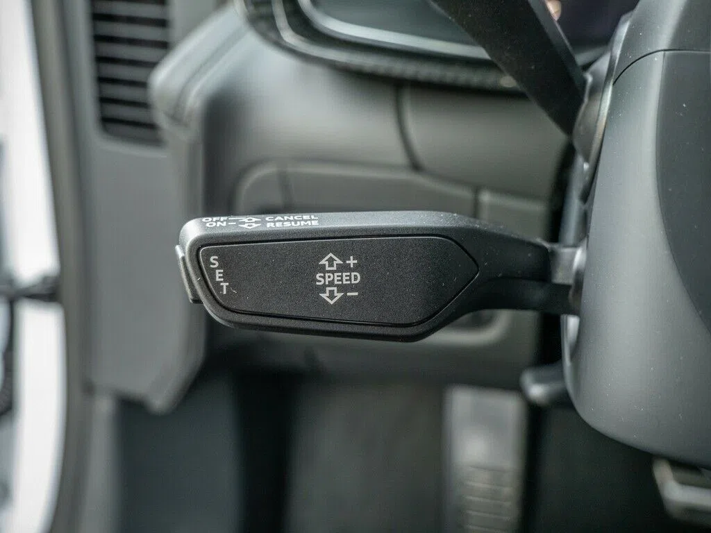 2019 Audi R8 Coupé V10 performance interior, center console, Vollleder, Schwarz