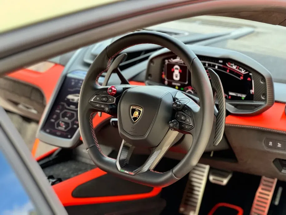 2024 Lamborghini Revuelto interior