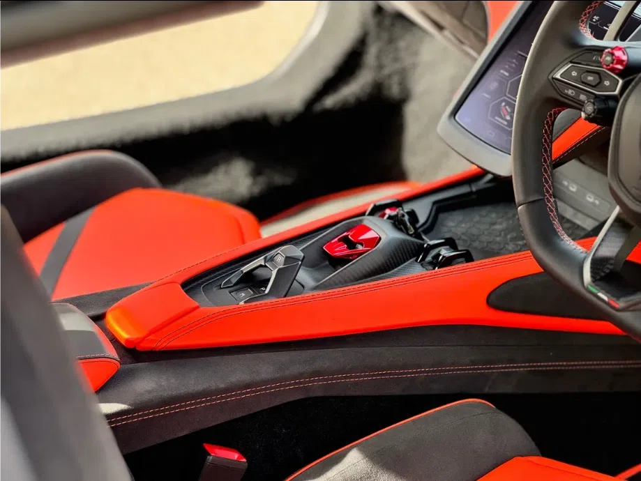 2024 Lamborghini Revuelto interior