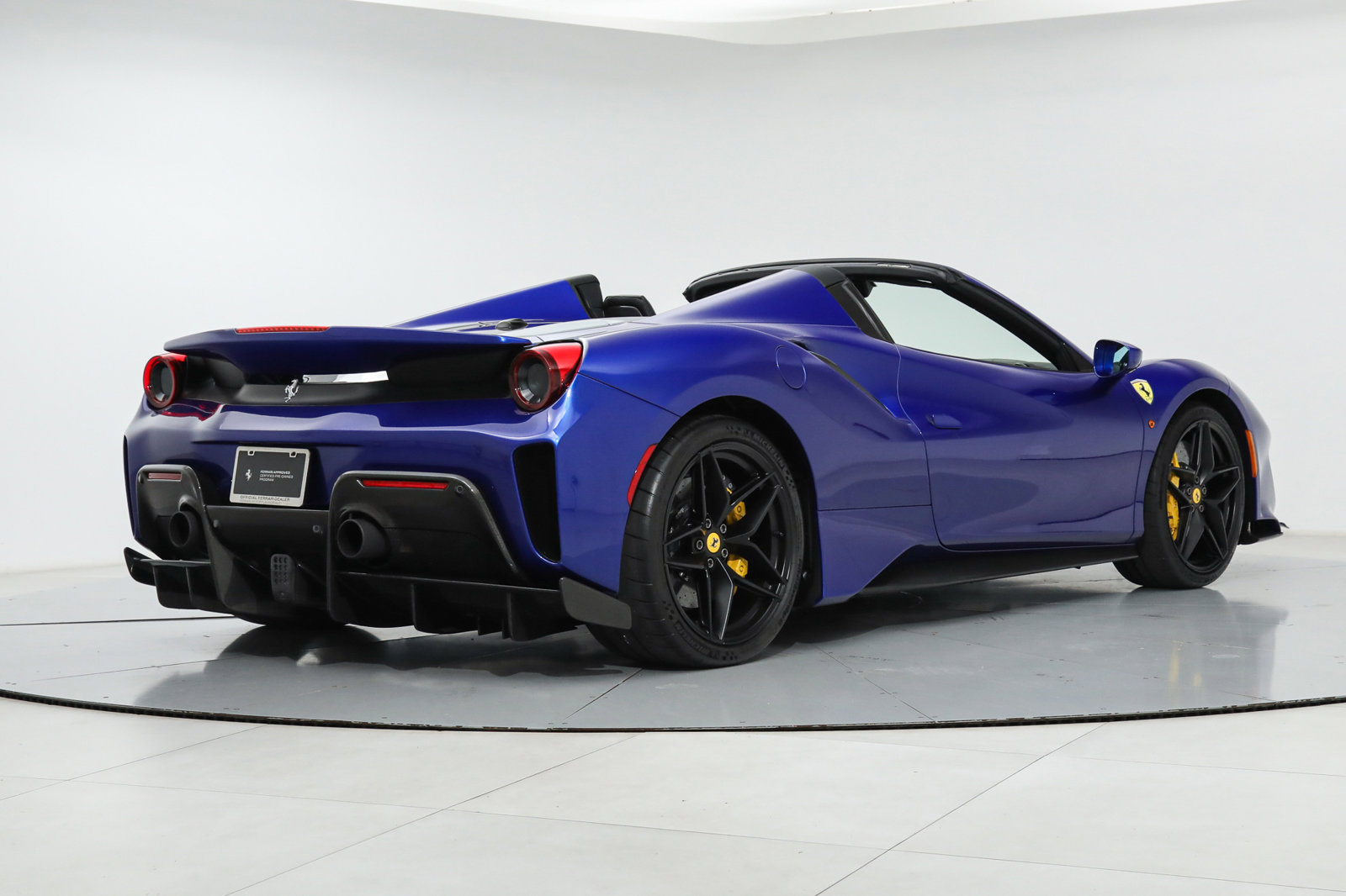 2019 Ferrari 488 Pista Spider, 2/13
