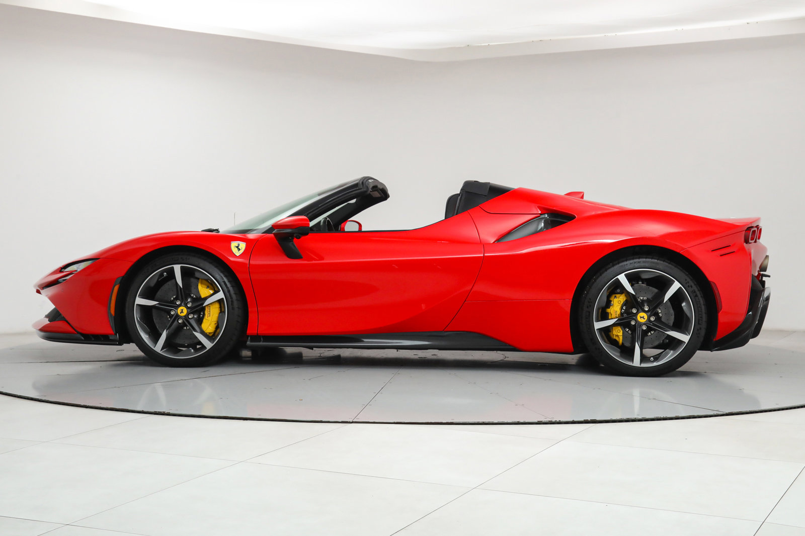 2023 Ferrari SF90 Spider, 3/20