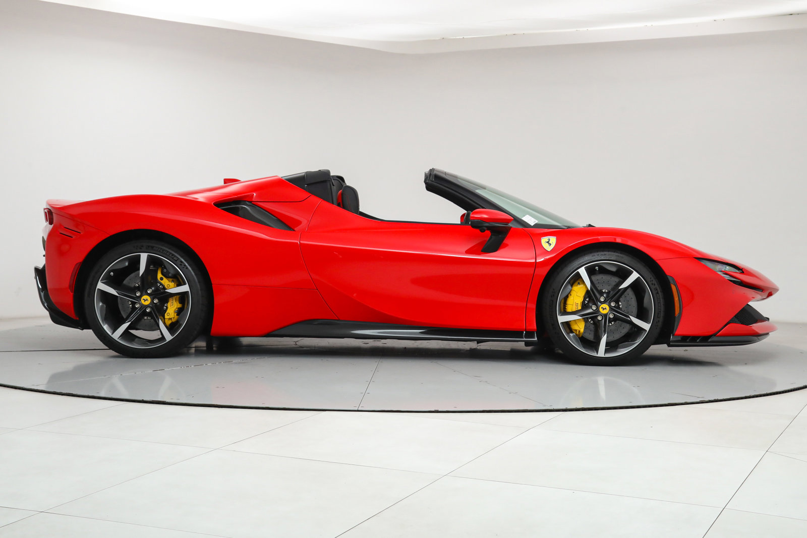 2023 Ferrari SF90 Spider, 10/20
