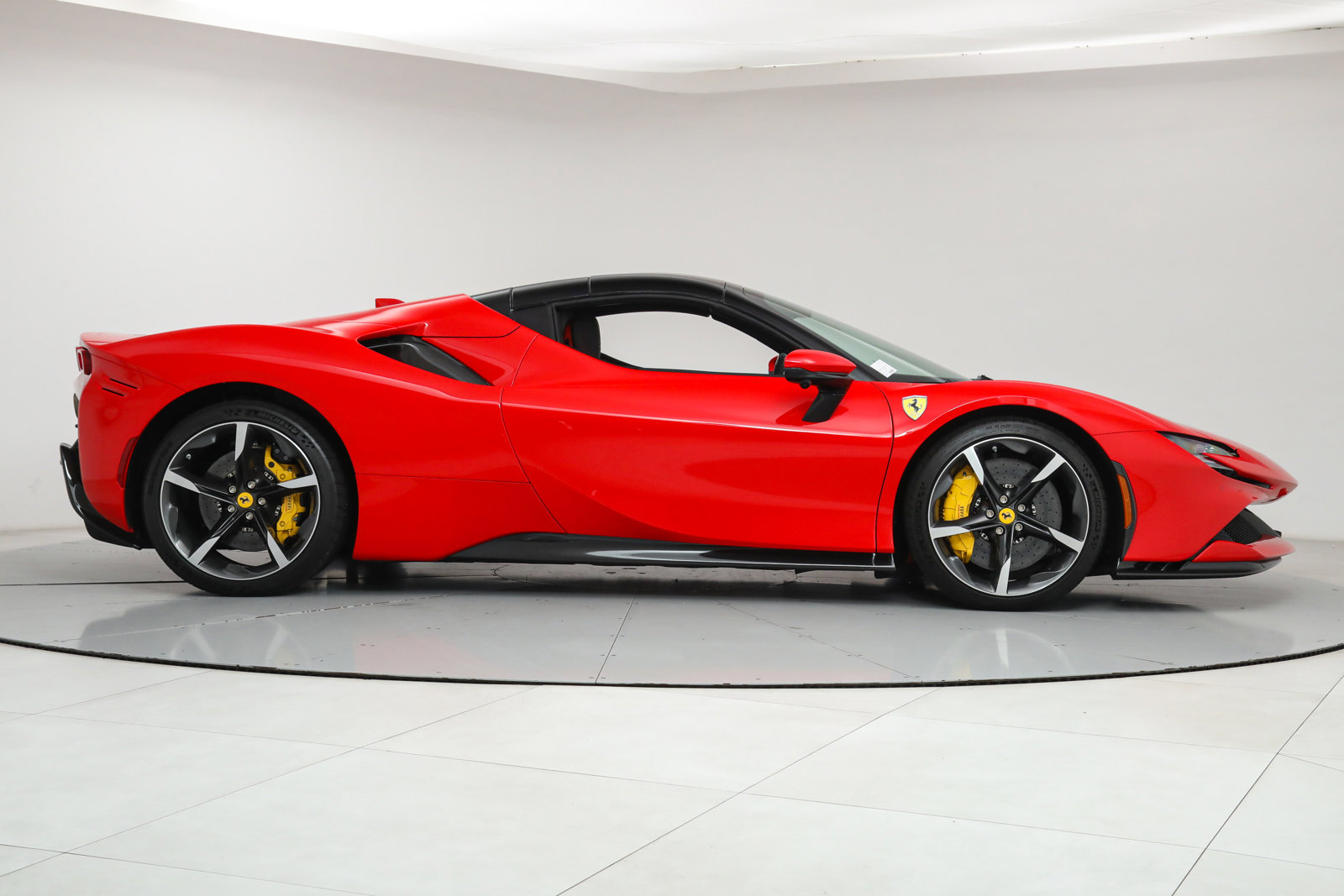 2023 Ferrari SF90 Spider, 11/20