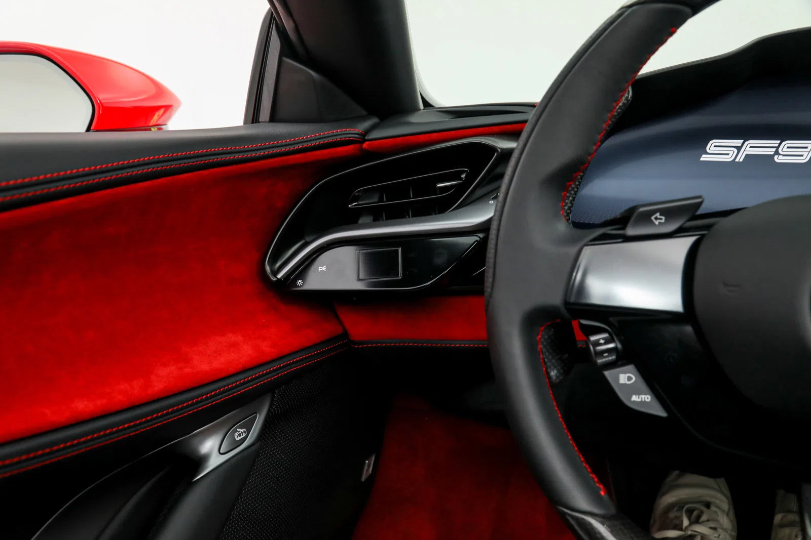 2023 Ferrari SF90 Spider interior, seats
