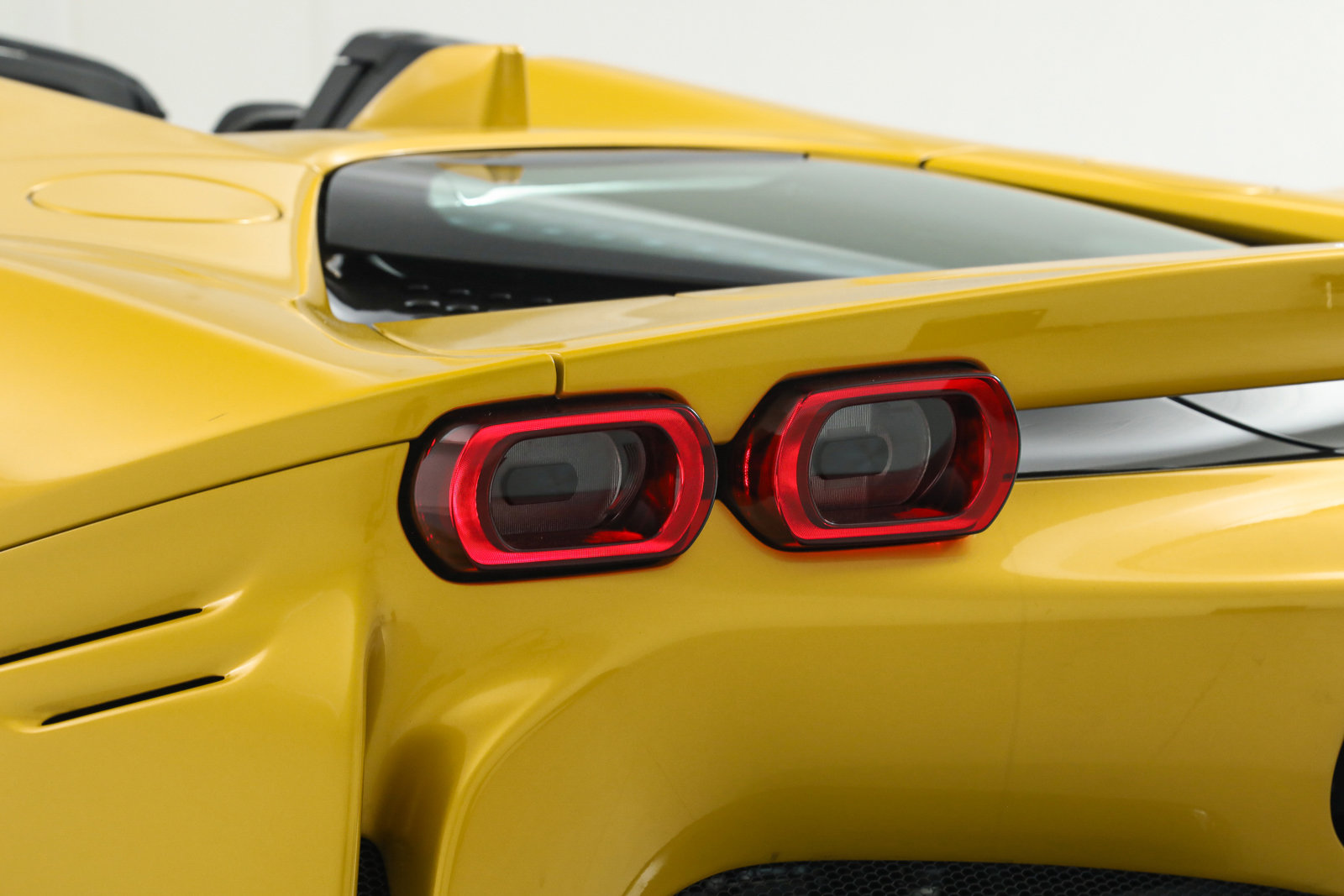 2023 Ferrari SF90 Spider, 15/20