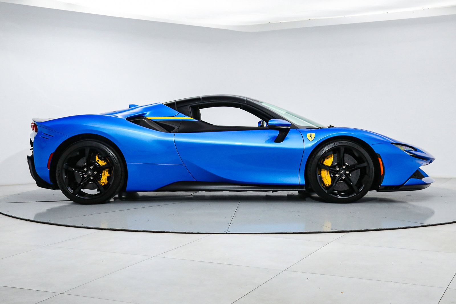 2023 Ferrari SF90 Spider Atelier, 12/20