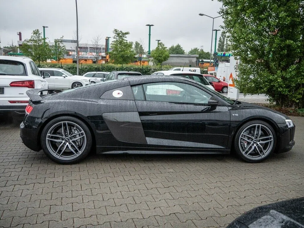 2016 Audi R8 V10 plus 5.2FSI for sale, exterior, Schwarz Metallic