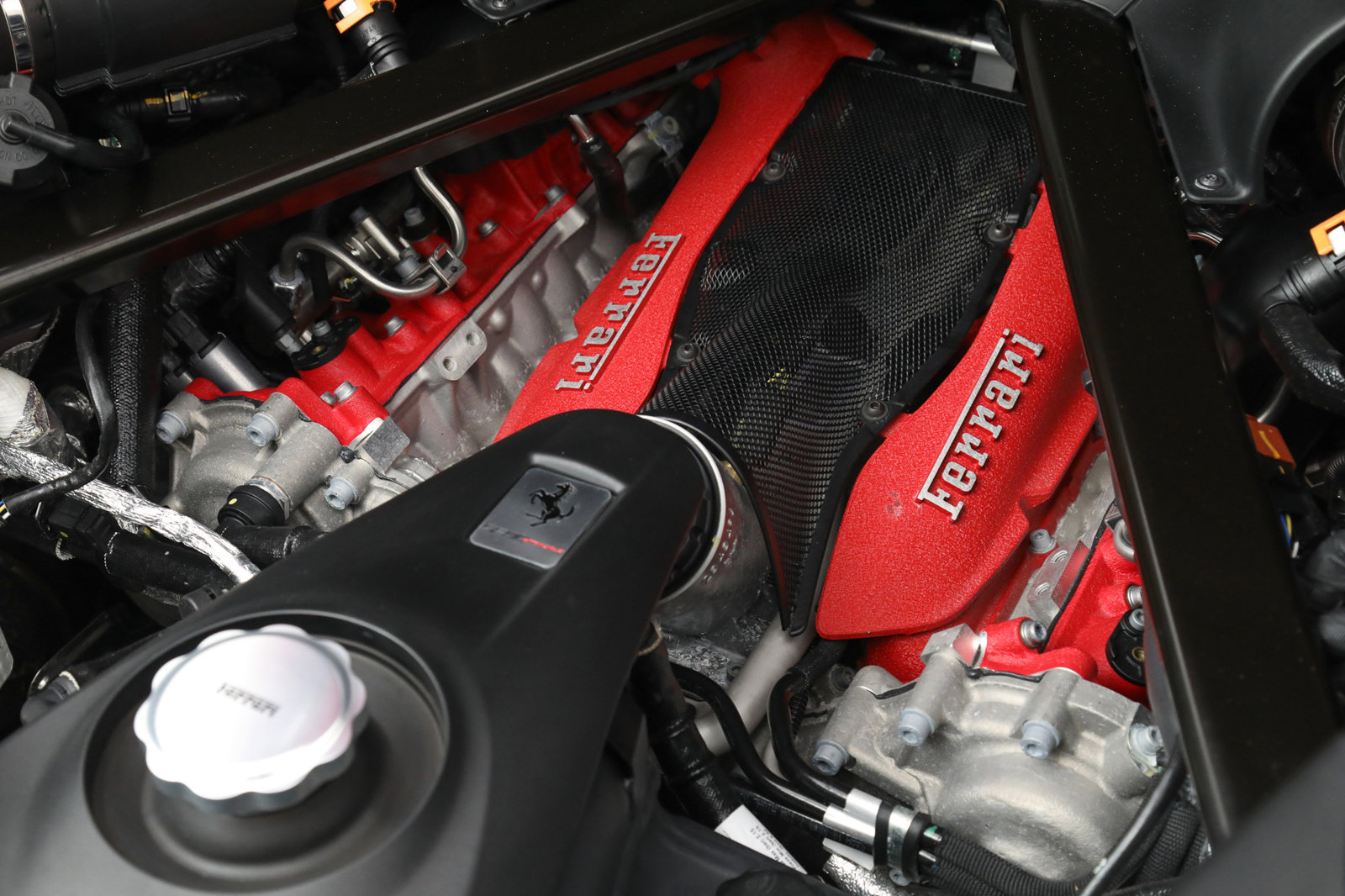 2022 Ferrari SF90 Stradale Assetto Fiorano, 17/20