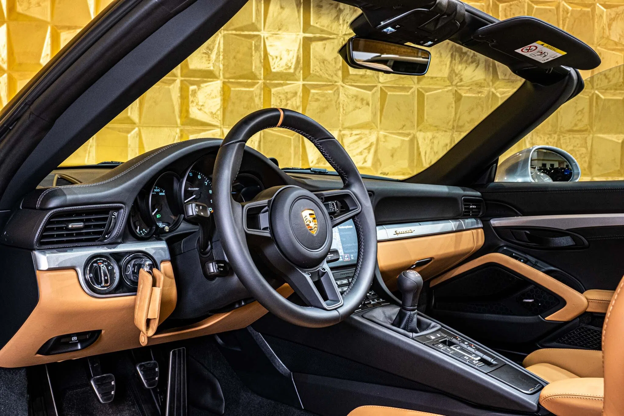 2024 Porsche 911 Speedster Heritage Design Edition interior, dashboard