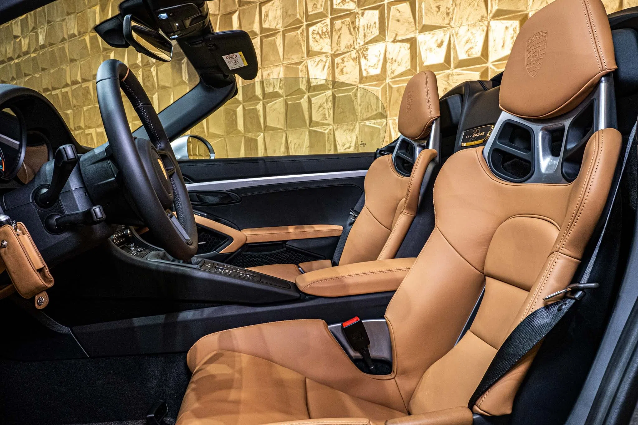 2024 Porsche 911 Speedster Heritage Design Edition interior, seats