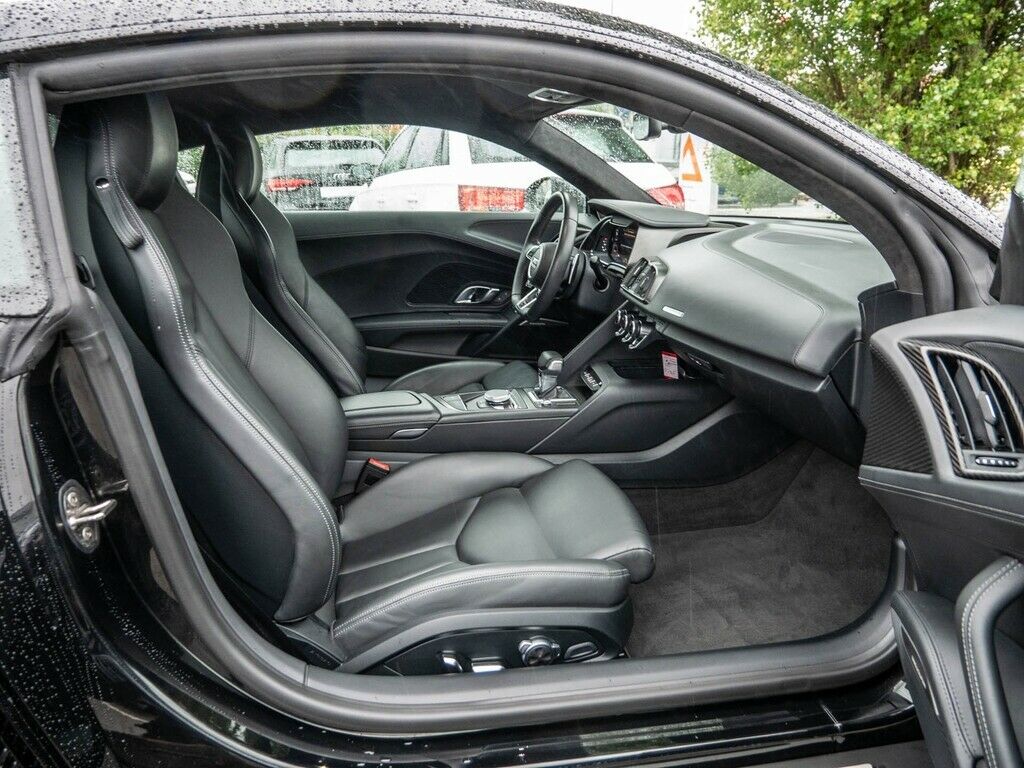 2016 Audi R8 V10 plus 5.2FSI, 8/14