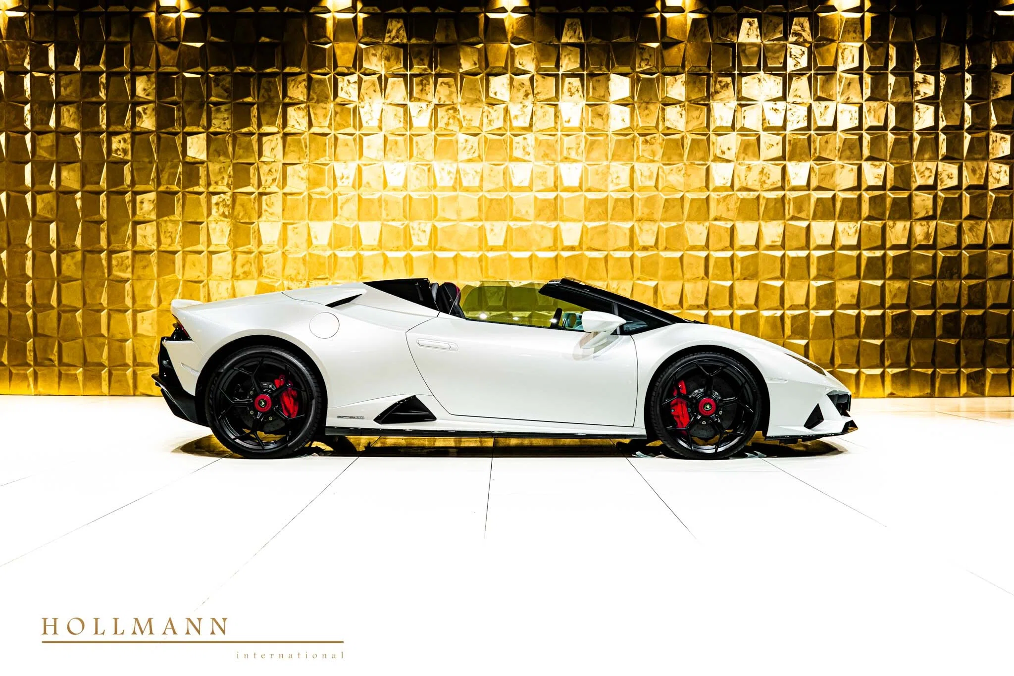 2024 Lamborghini Huracan Evo Spyder for sale, exterior, Balloon White
