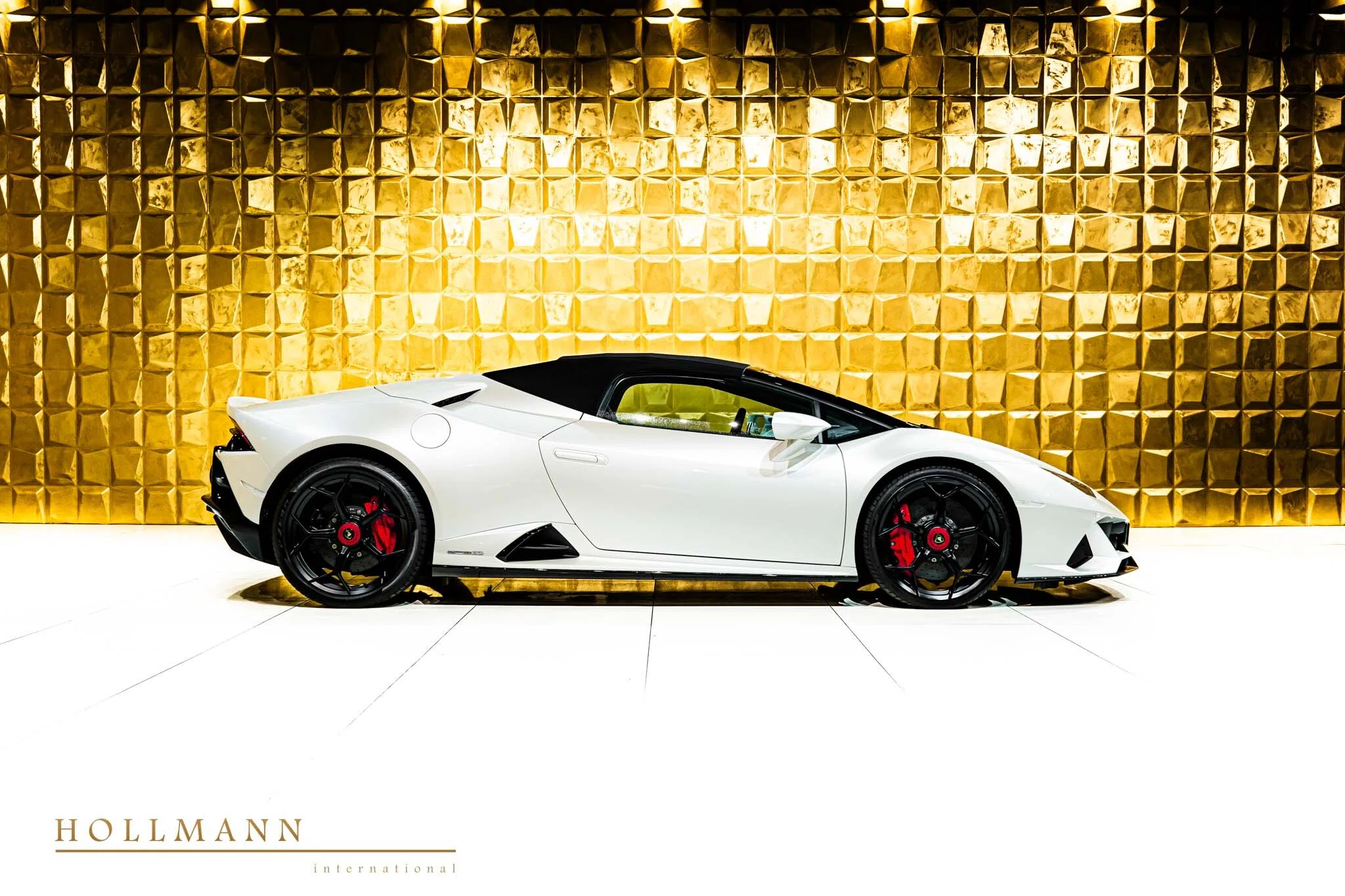 2024 Lamborghini Huracan Evo Spyder for sale, exterior, Balloon White