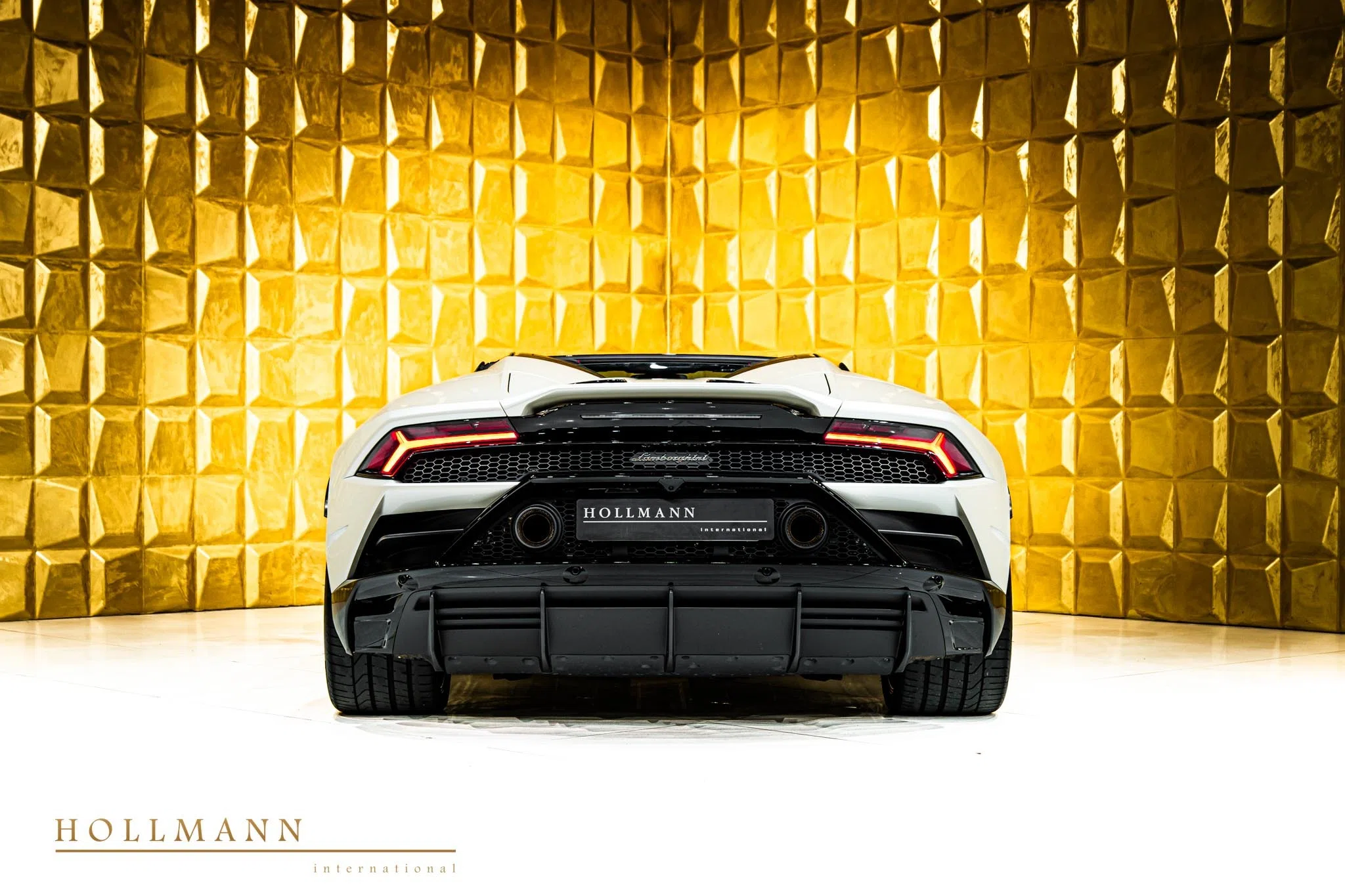 2024 Lamborghini Huracan Evo Spyder for sale, exterior, Balloon White