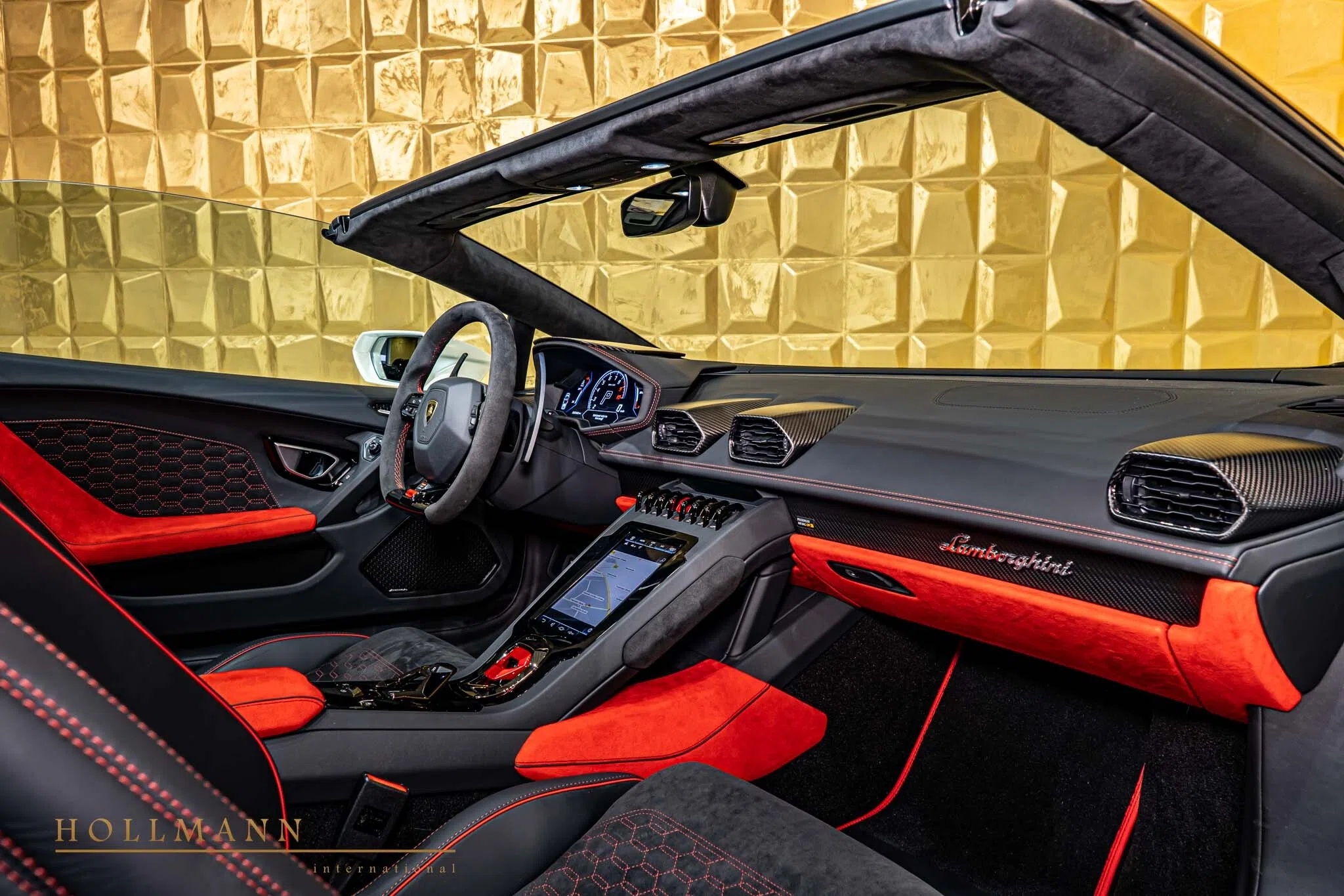 2024 Lamborghini Huracan Evo Spyder interior, dashboard