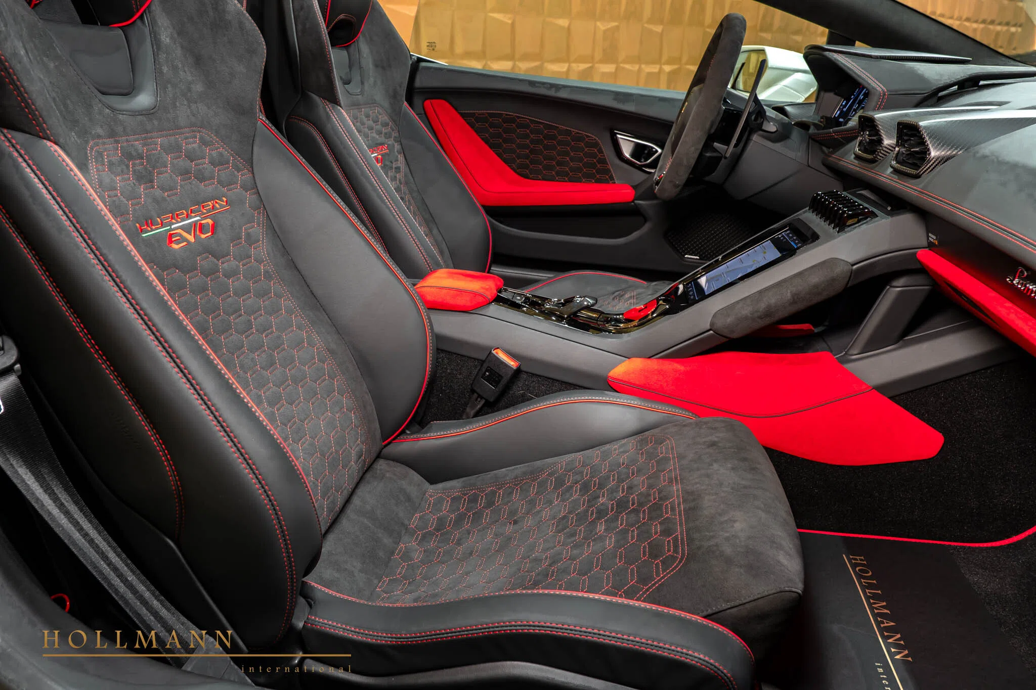 2024 Lamborghini Huracan Evo Spyder interior, seats