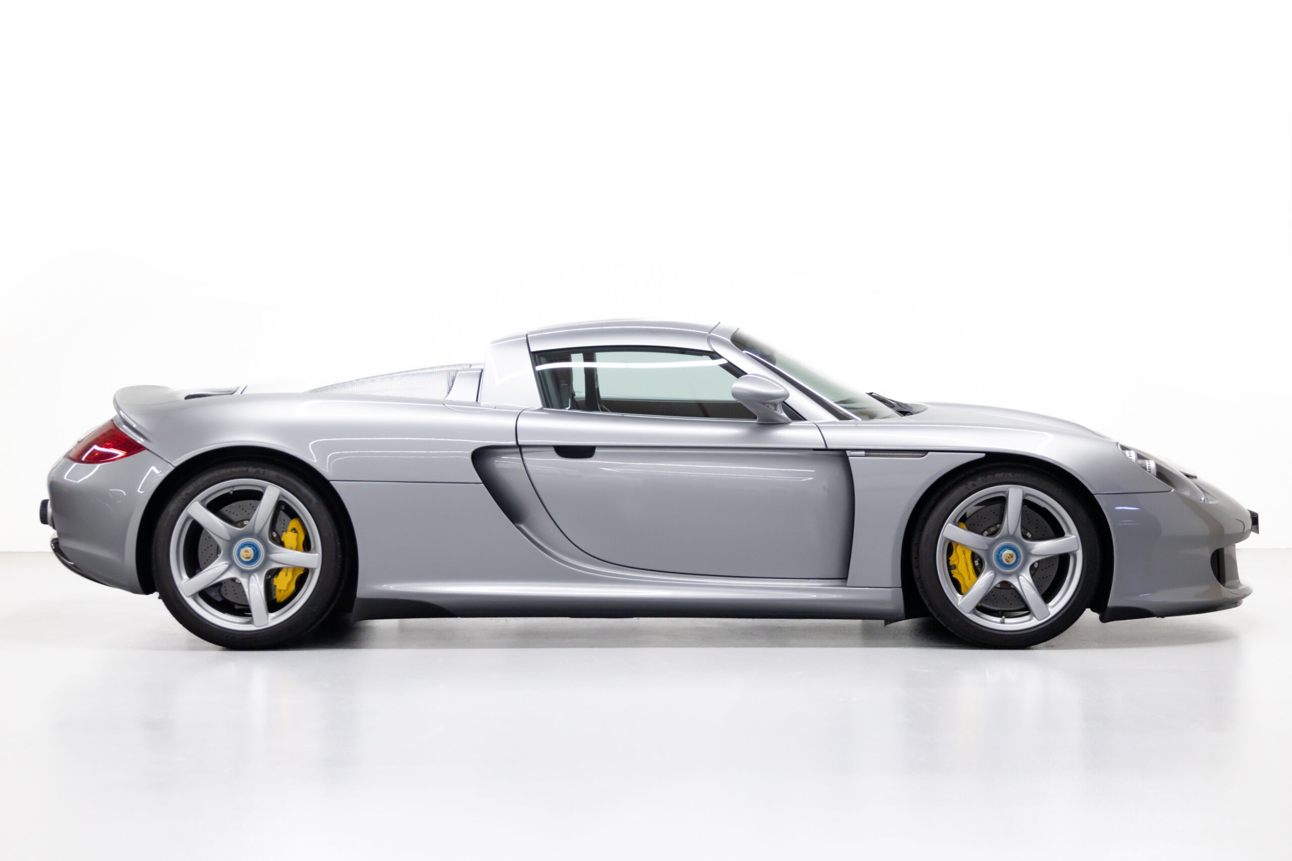 2006 Porsche Carrera GT, 3/18