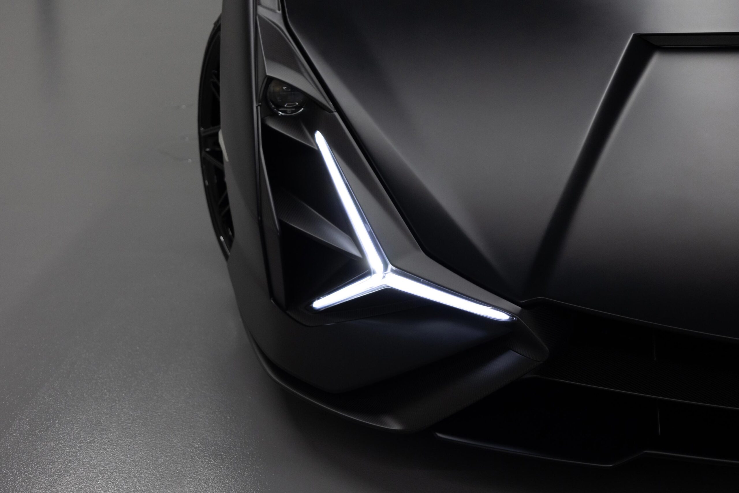 2022 Lamborghini SIÁN FKP 37, 18/20