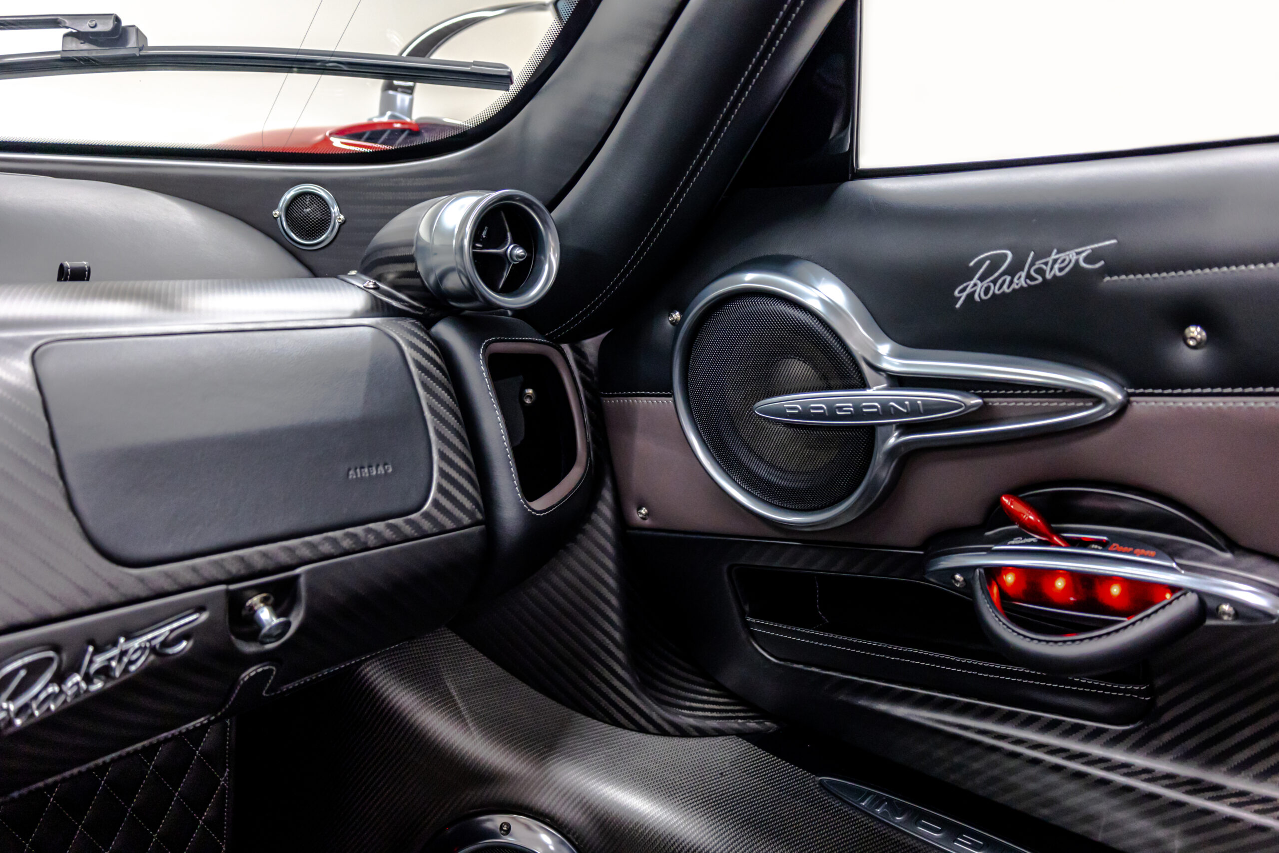 2021 Pagani Huayra Roadster, 16/20