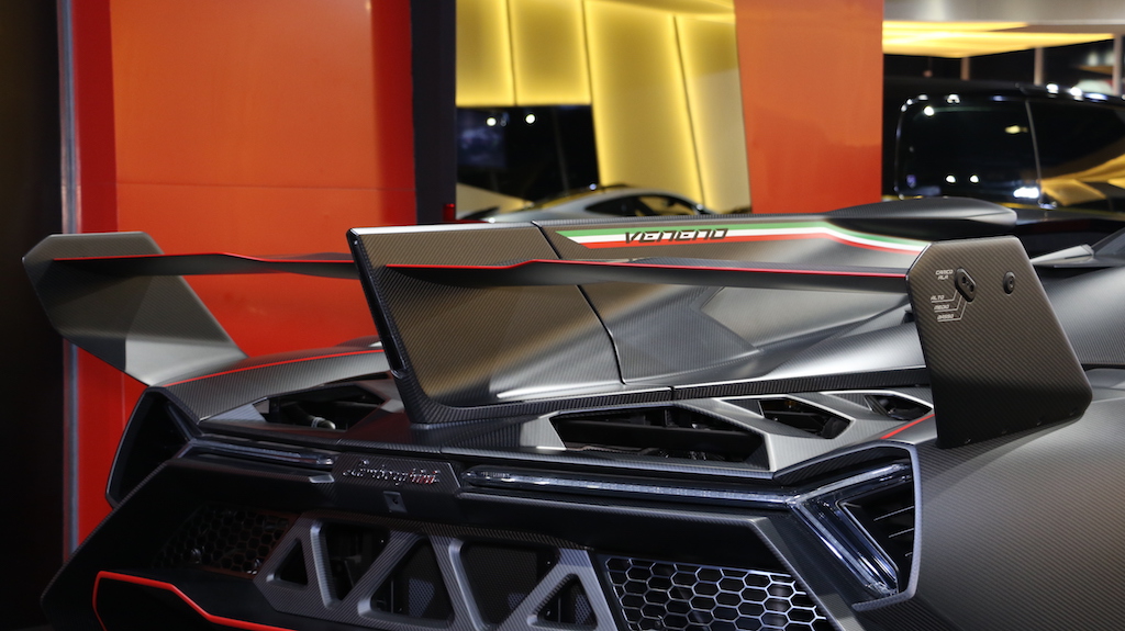 2014 Lamborghini Veneno Roadster – 1 of 9, 23/24