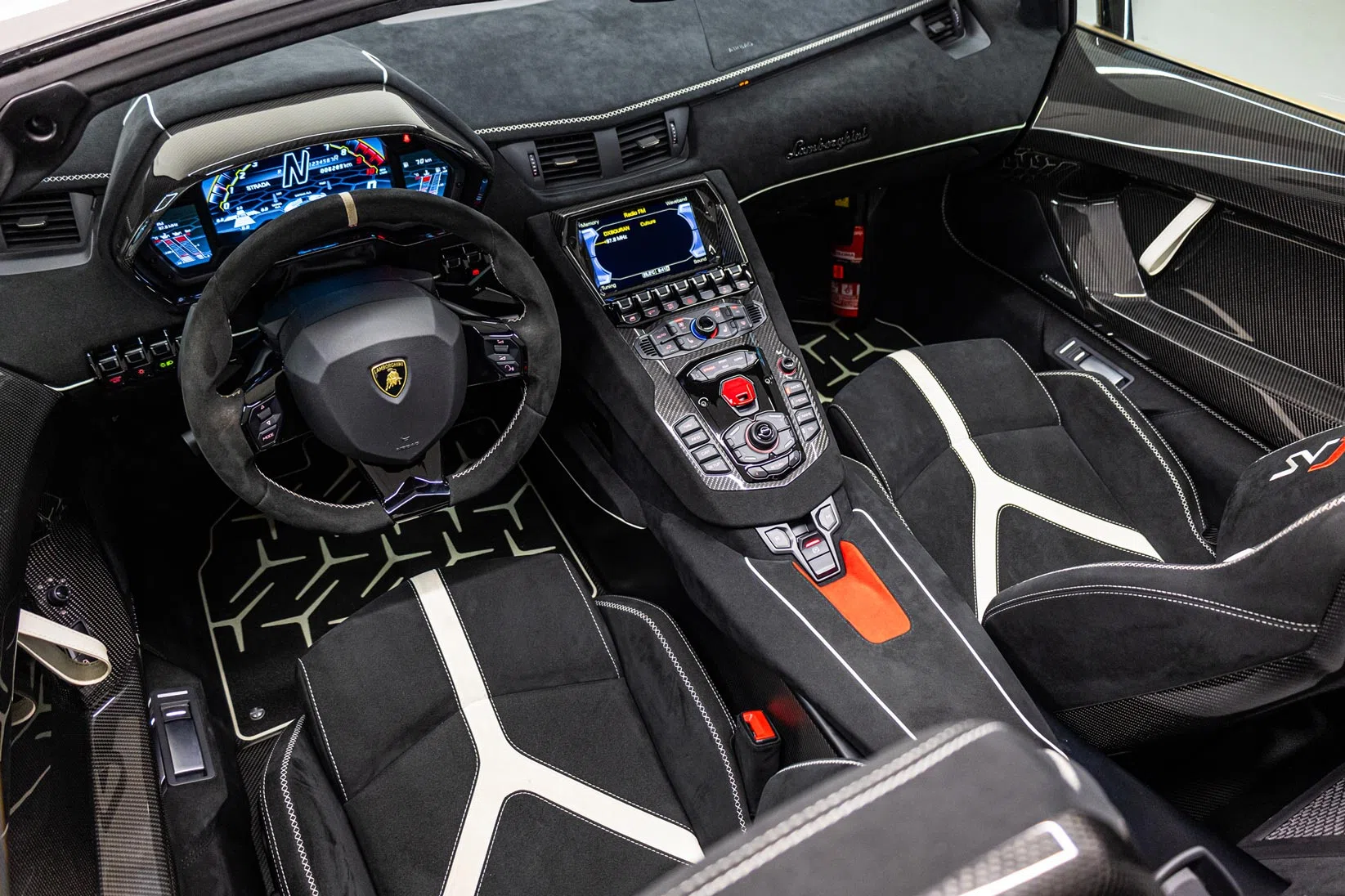 2021 Lamborghini Aventador SVJ interior, dashboard