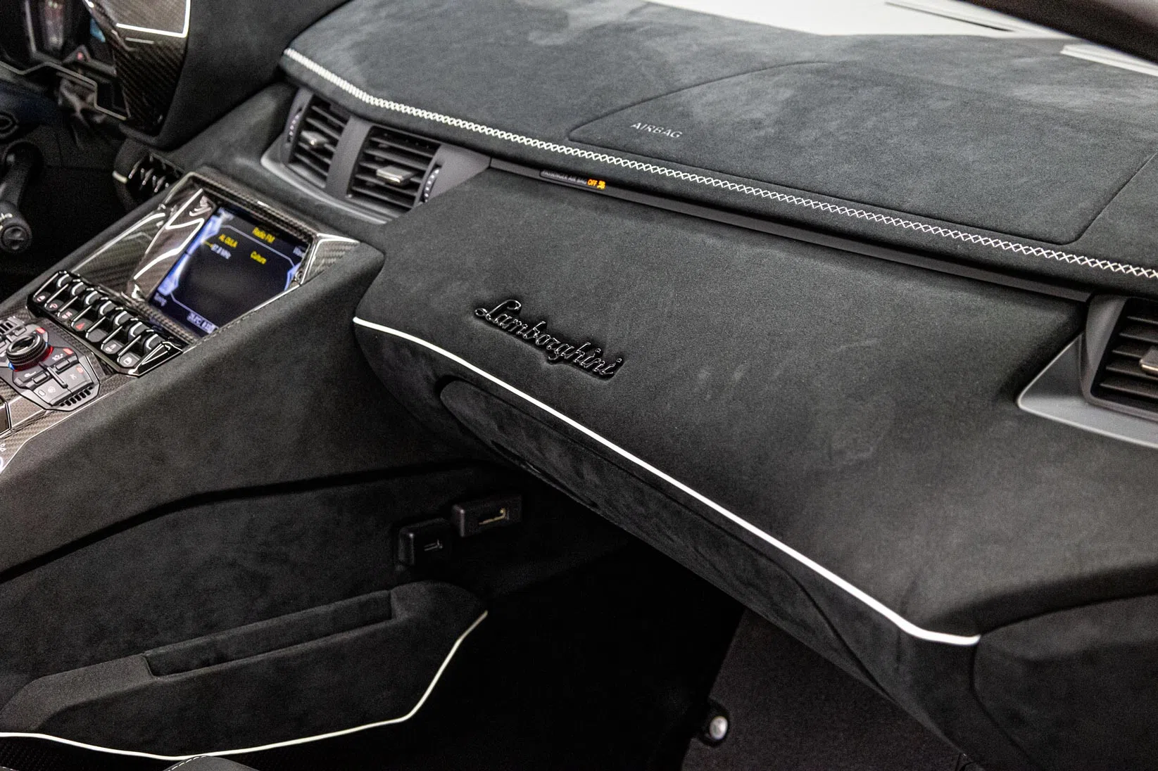2021 Lamborghini Aventador SVJ interior