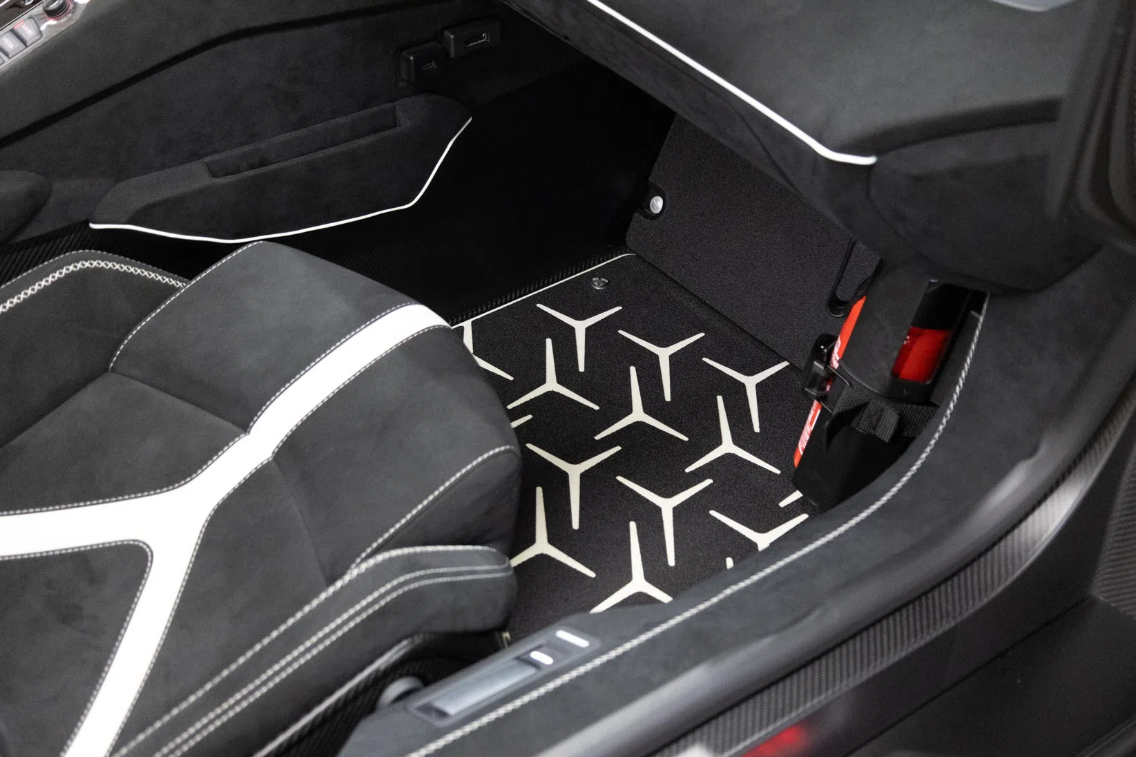 2021 Lamborghini Aventador SVJ interior