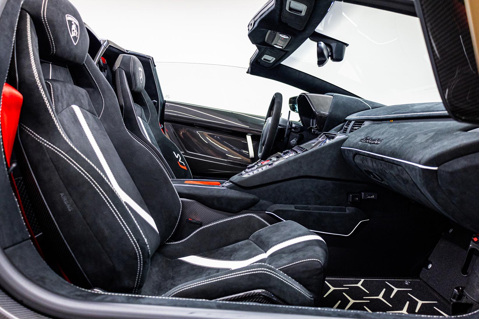 2021 Lamborghini Aventador SVJ, 19/20