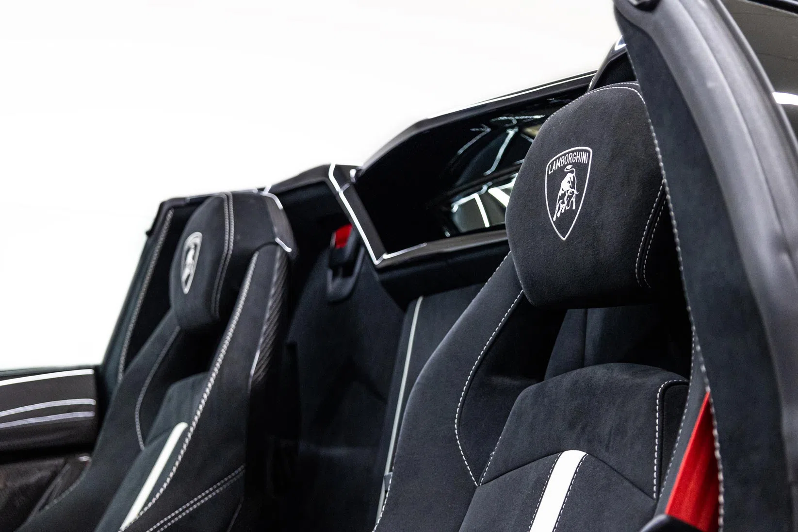 2021 Lamborghini Aventador SVJ interior