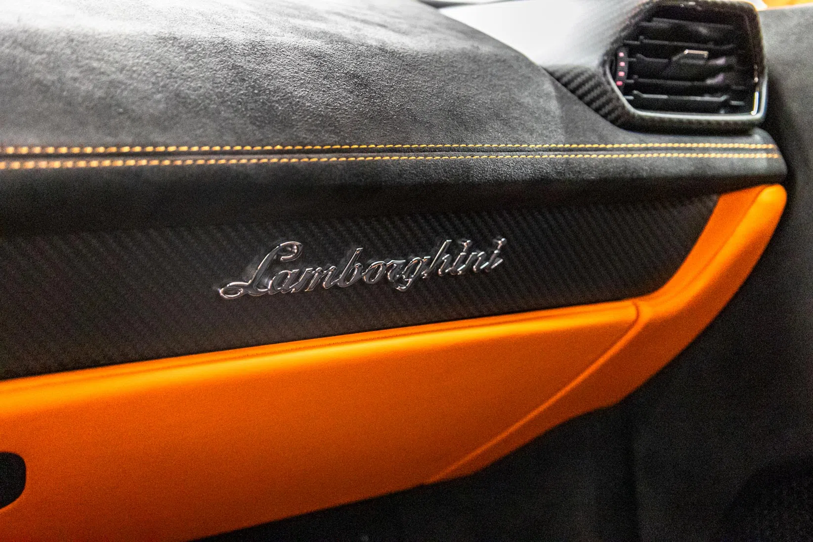 2024 Lamborghini Huracán interior, door sill
