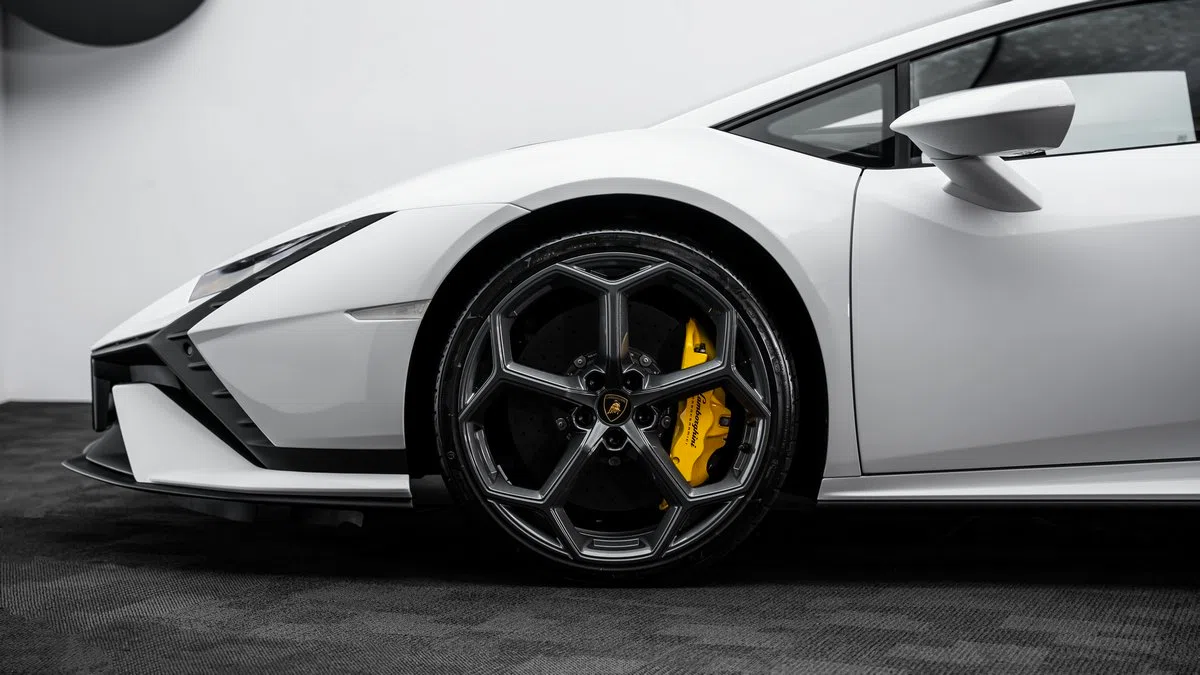 2023 Lamborghini Huracán Tecnica wheel