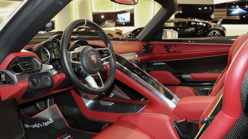 2015 Porsche 918 Spyder, 3/17