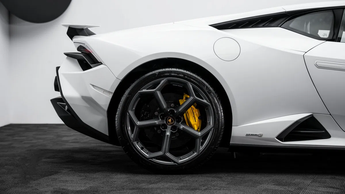 2023 Lamborghini Huracán Tecnica wheel
